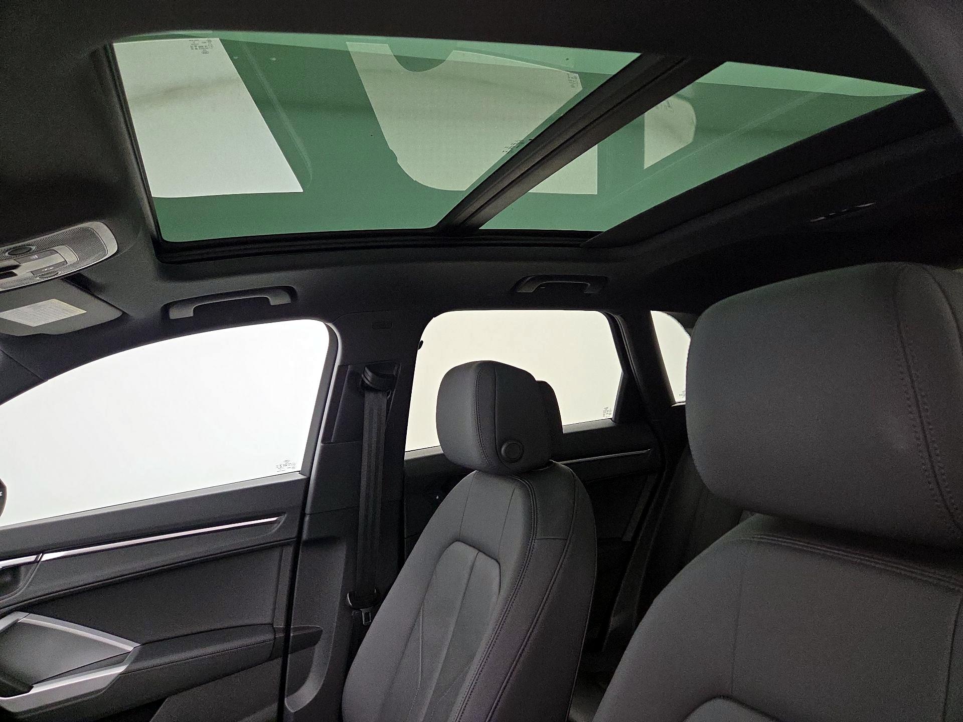 Thumbnail: 2020 Audi Q3 - 19