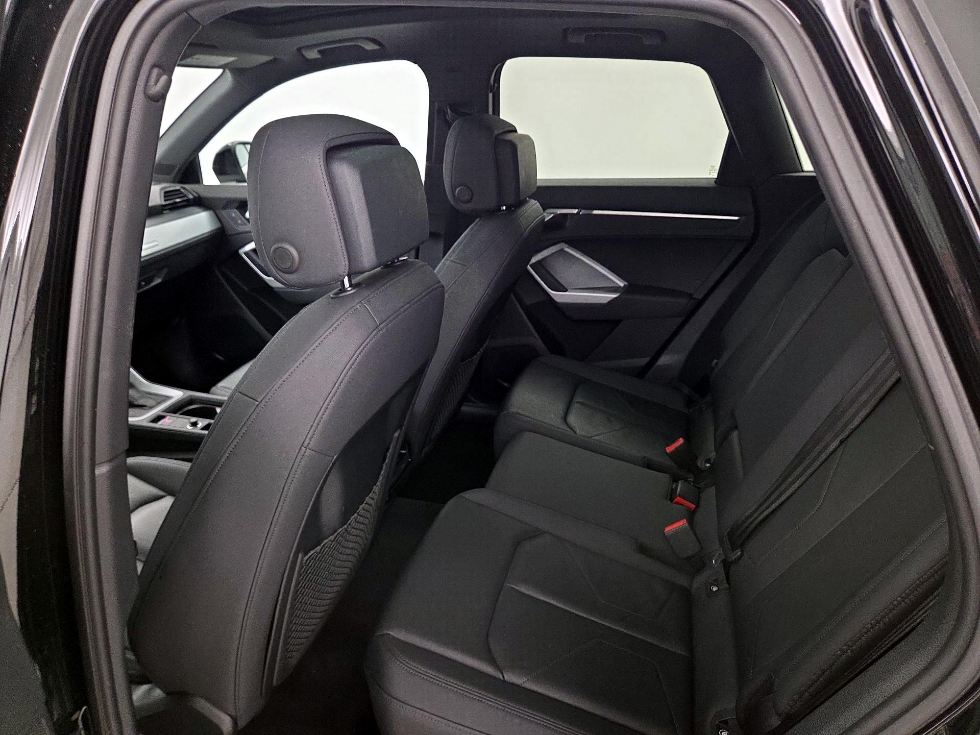 Thumbnail: 2020 Audi Q3 - 20