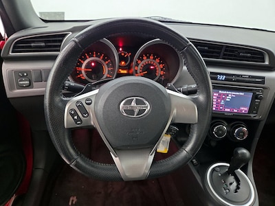 Steering Wheel & Instrument Cluster (On)