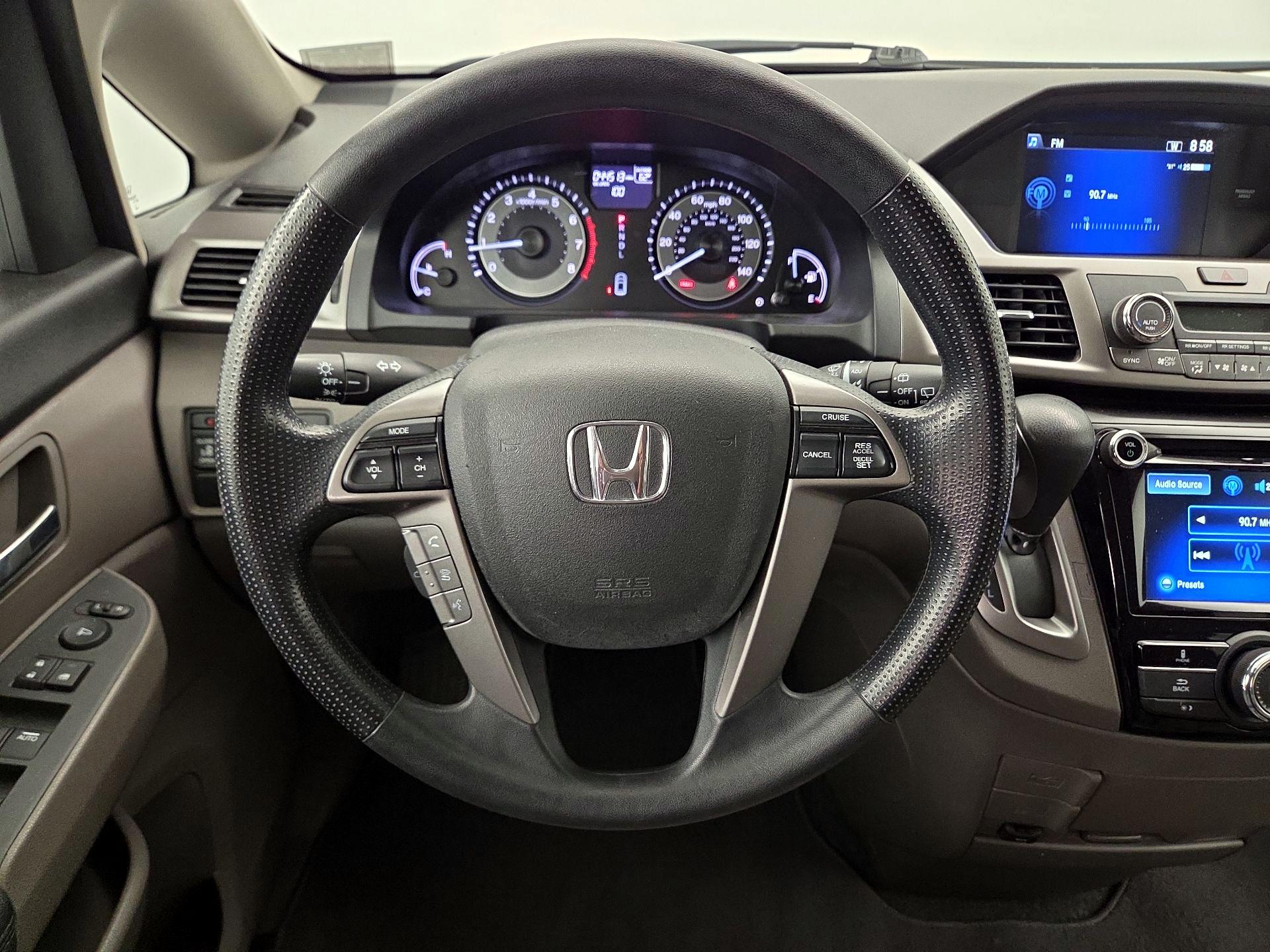 Thumbnail: 2016 Honda Odyssey - 10