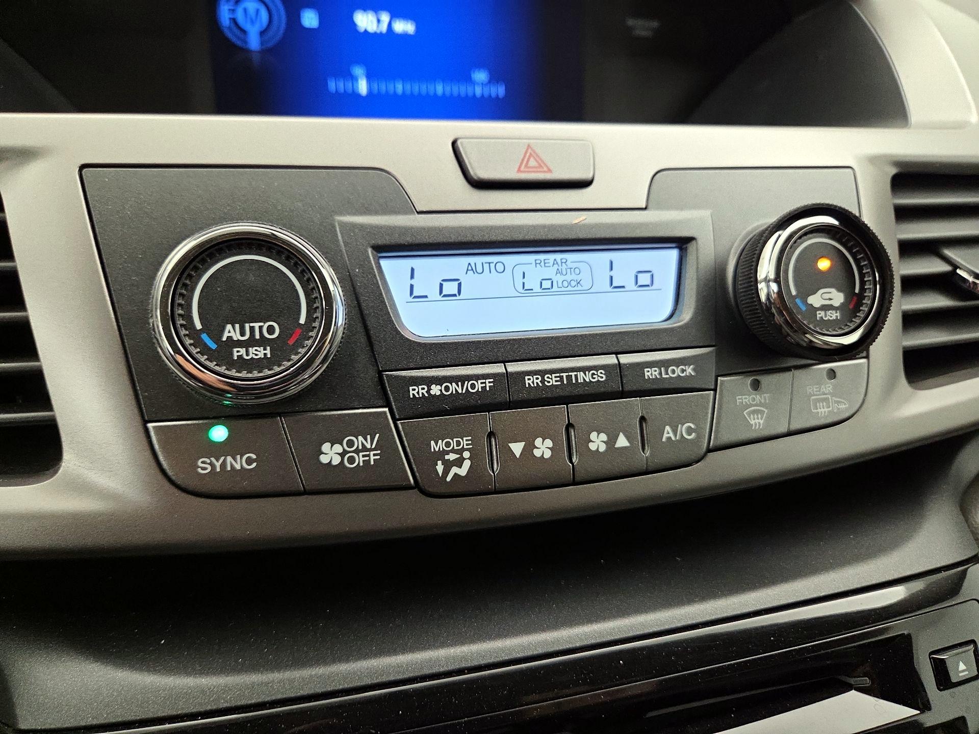 Thumbnail: 2016 Honda Odyssey - 16