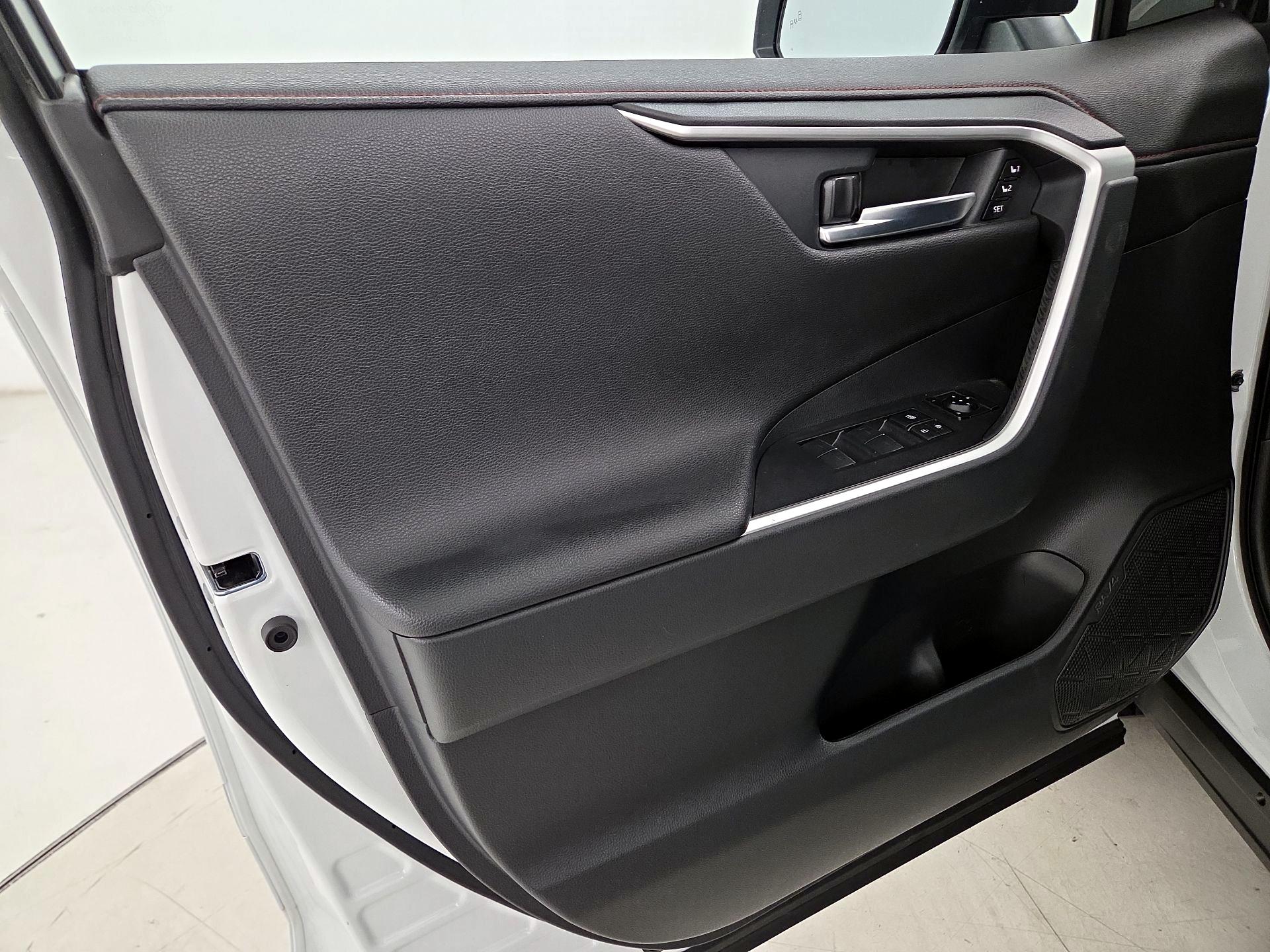 Thumbnail: 2023 Toyota RAV4 - 12