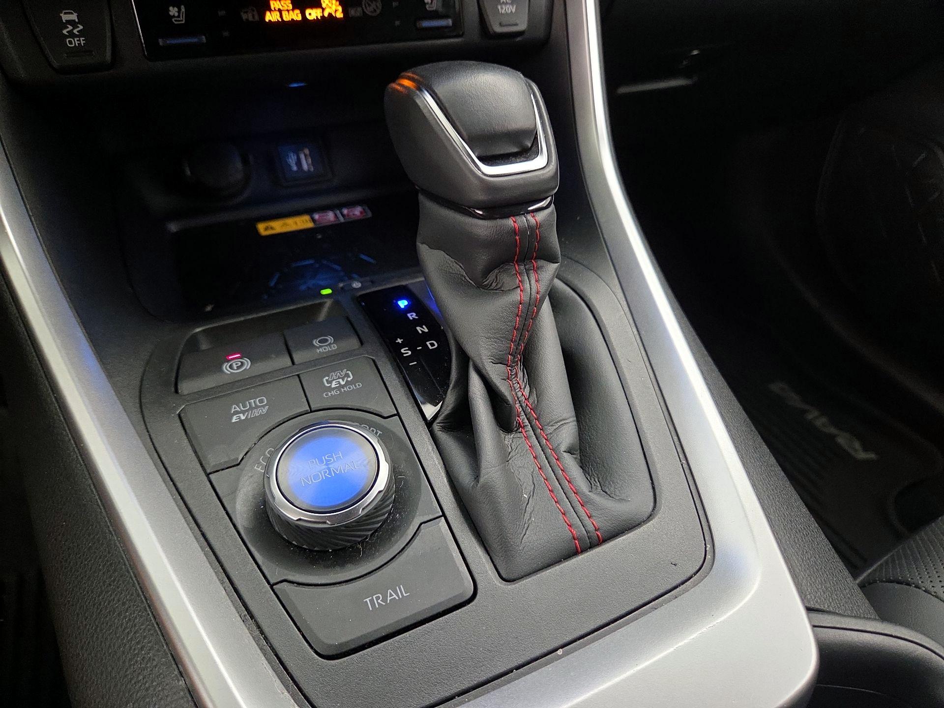 Thumbnail: 2023 Toyota RAV4 - 17