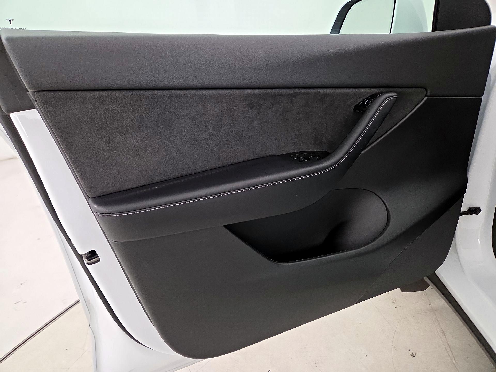 Thumbnail: 2022 Tesla Model Y - 12