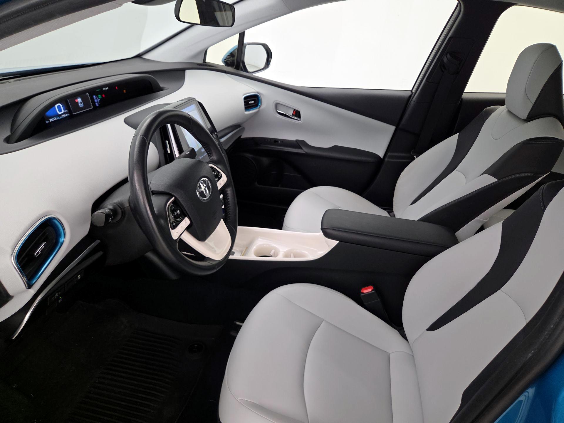 Thumbnail: 2017 Toyota Prius Prime - 11