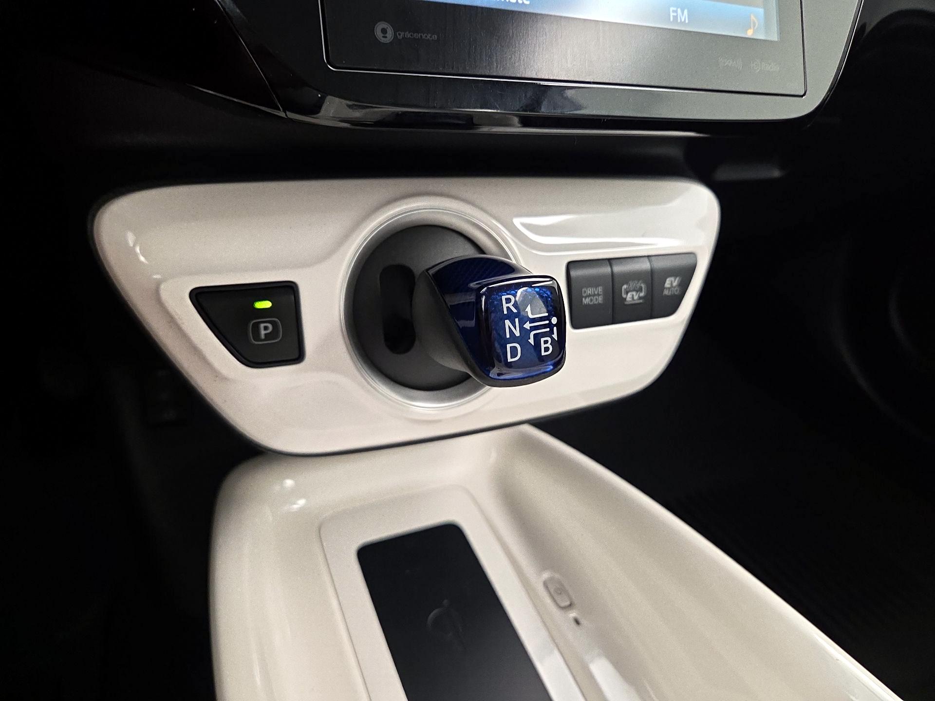 Thumbnail: 2017 Toyota Prius Prime - 18