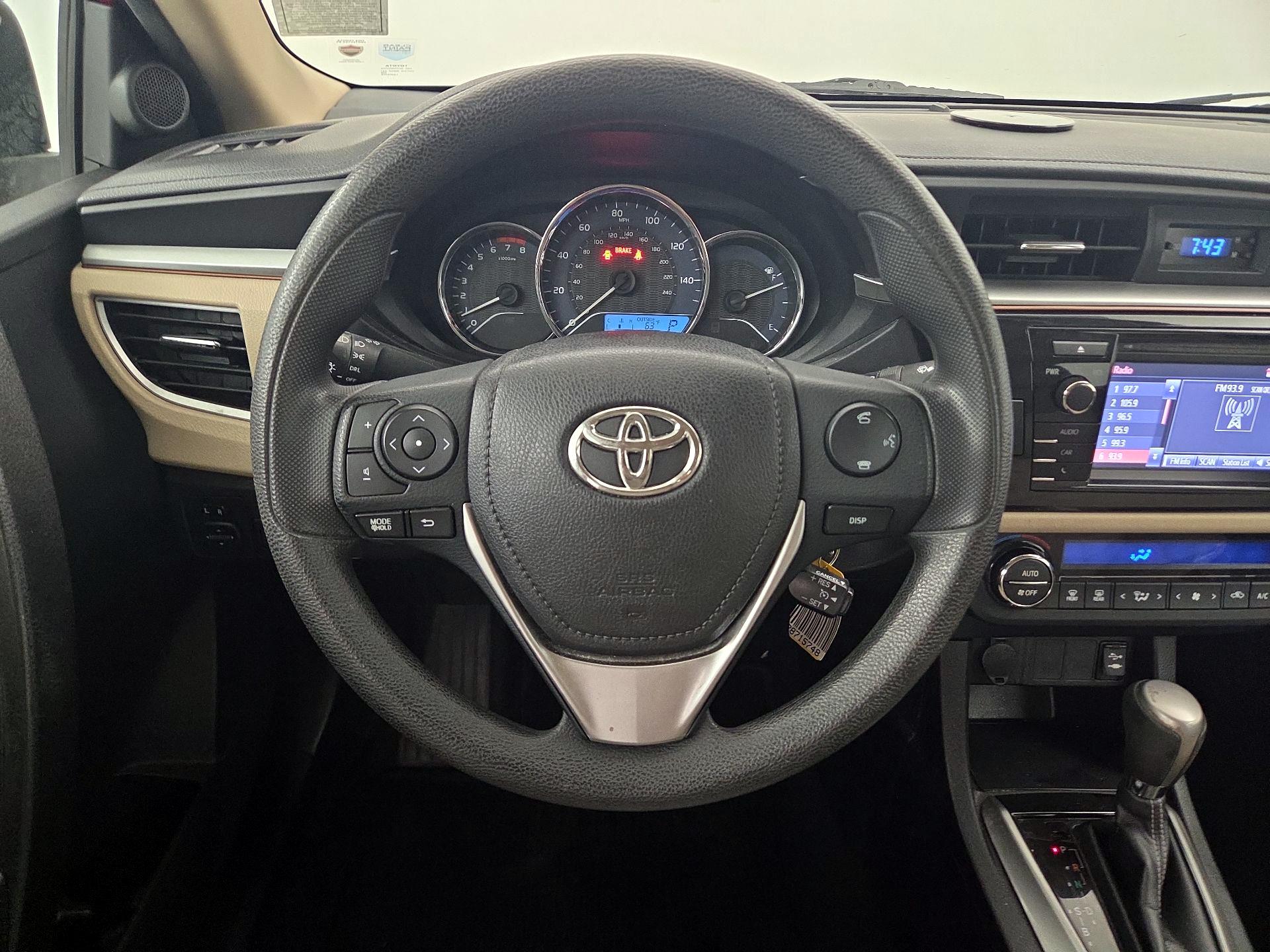 Thumbnail: 2015 Toyota Corolla - 10