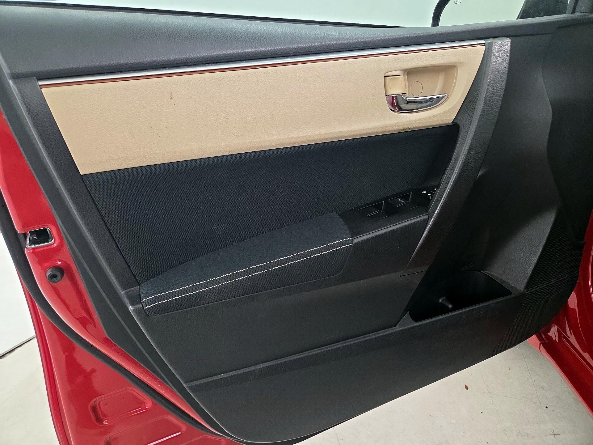 Thumbnail: 2015 Toyota Corolla - 12