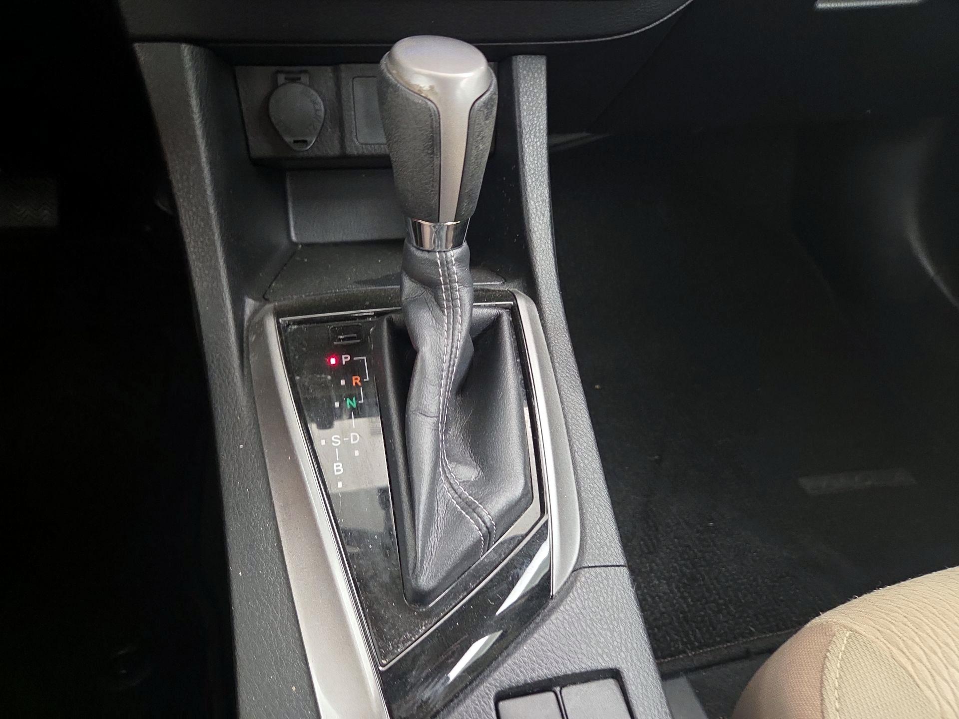 Thumbnail: 2015 Toyota Corolla - 17