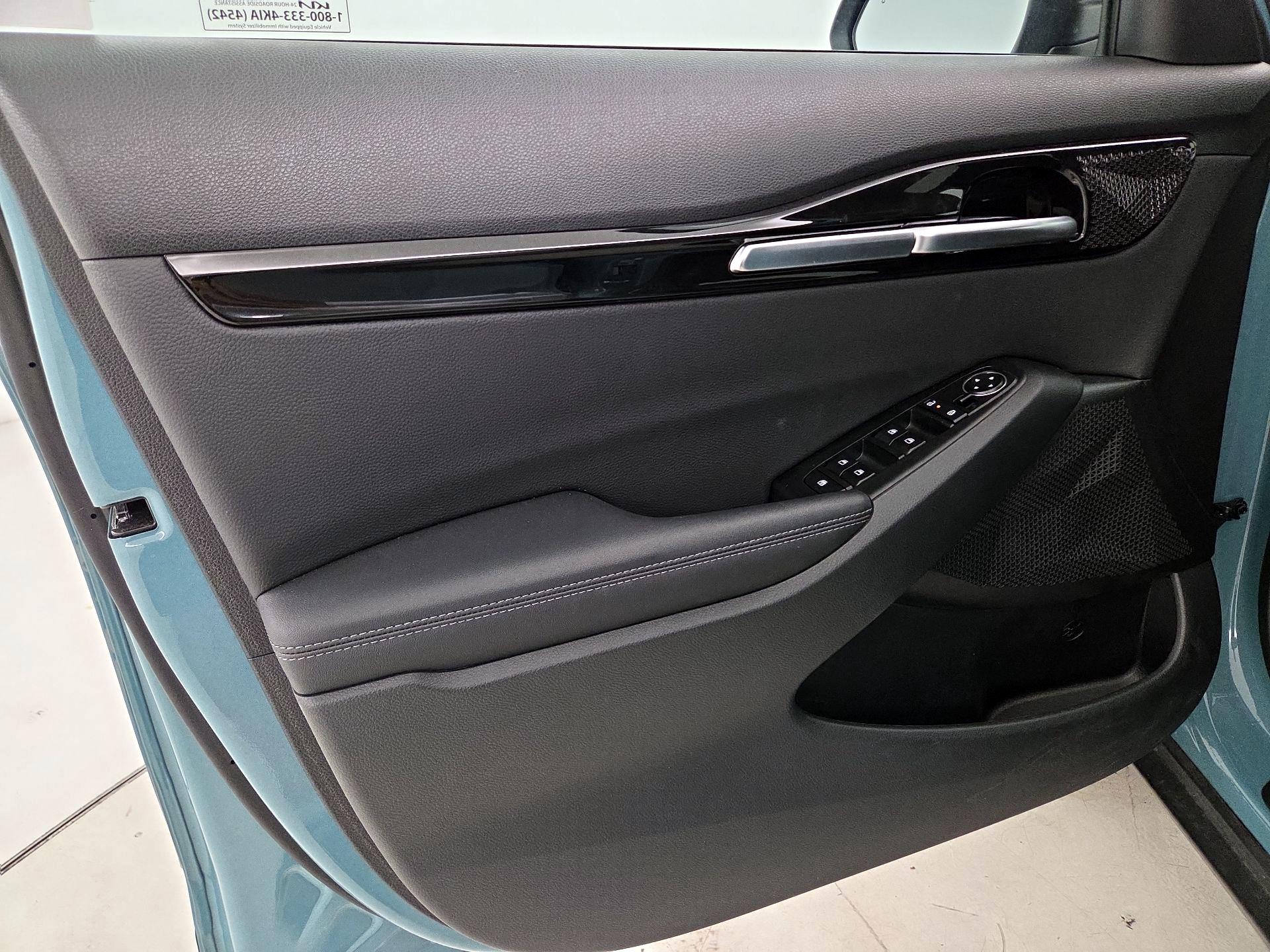 Thumbnail: 2024 Kia Seltos - 12