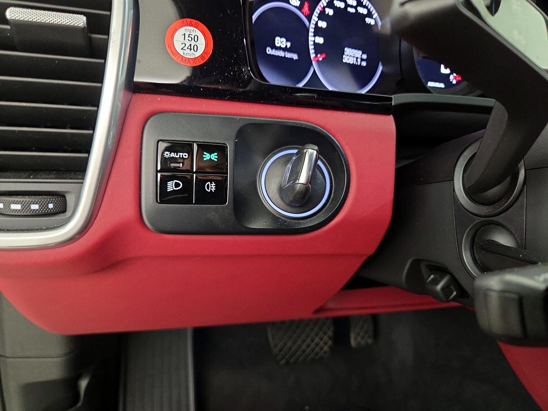 Thumbnail: 2019 Porsche Cayenne - 13