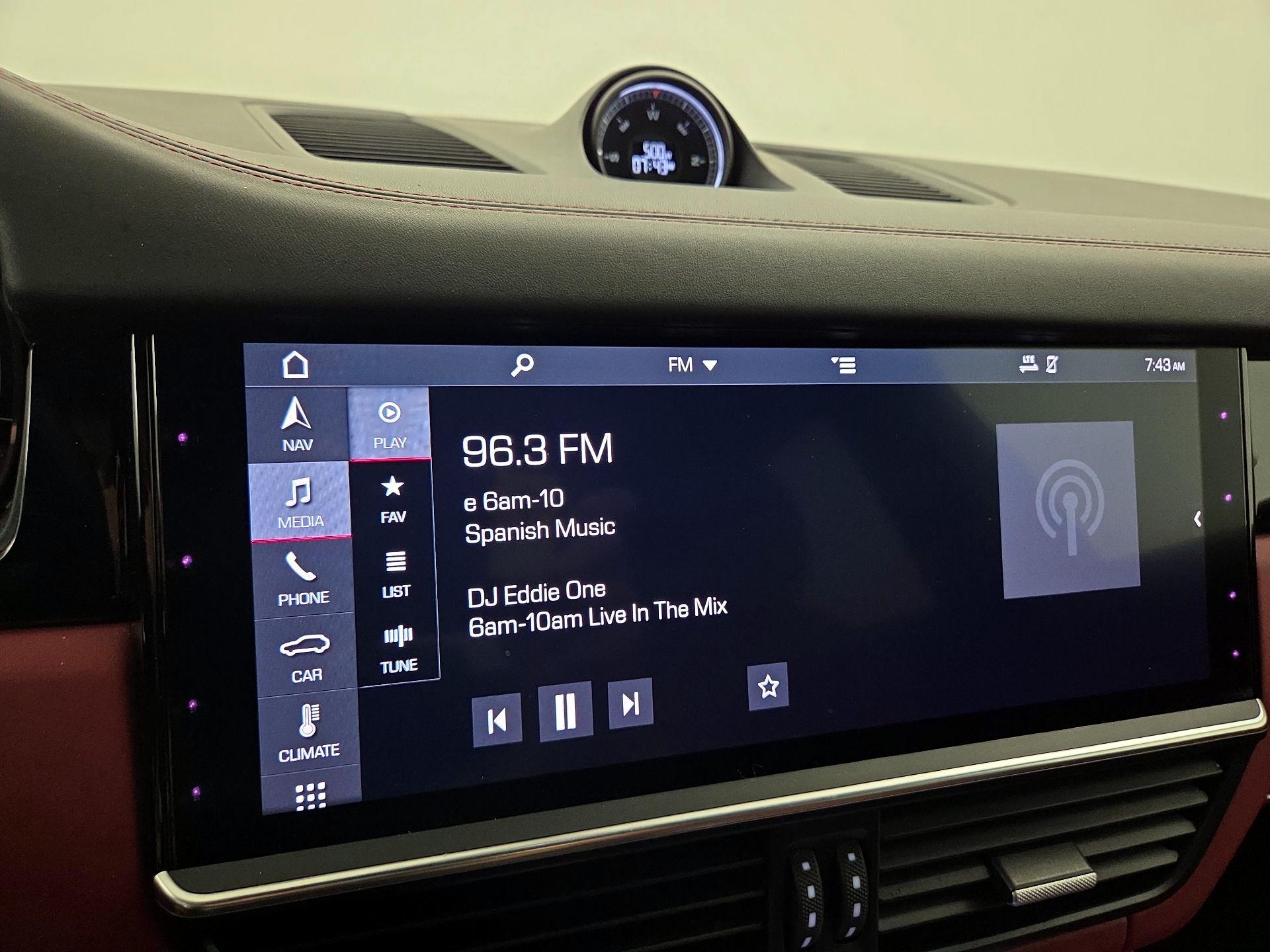 Thumbnail: 2019 Porsche Cayenne - 16