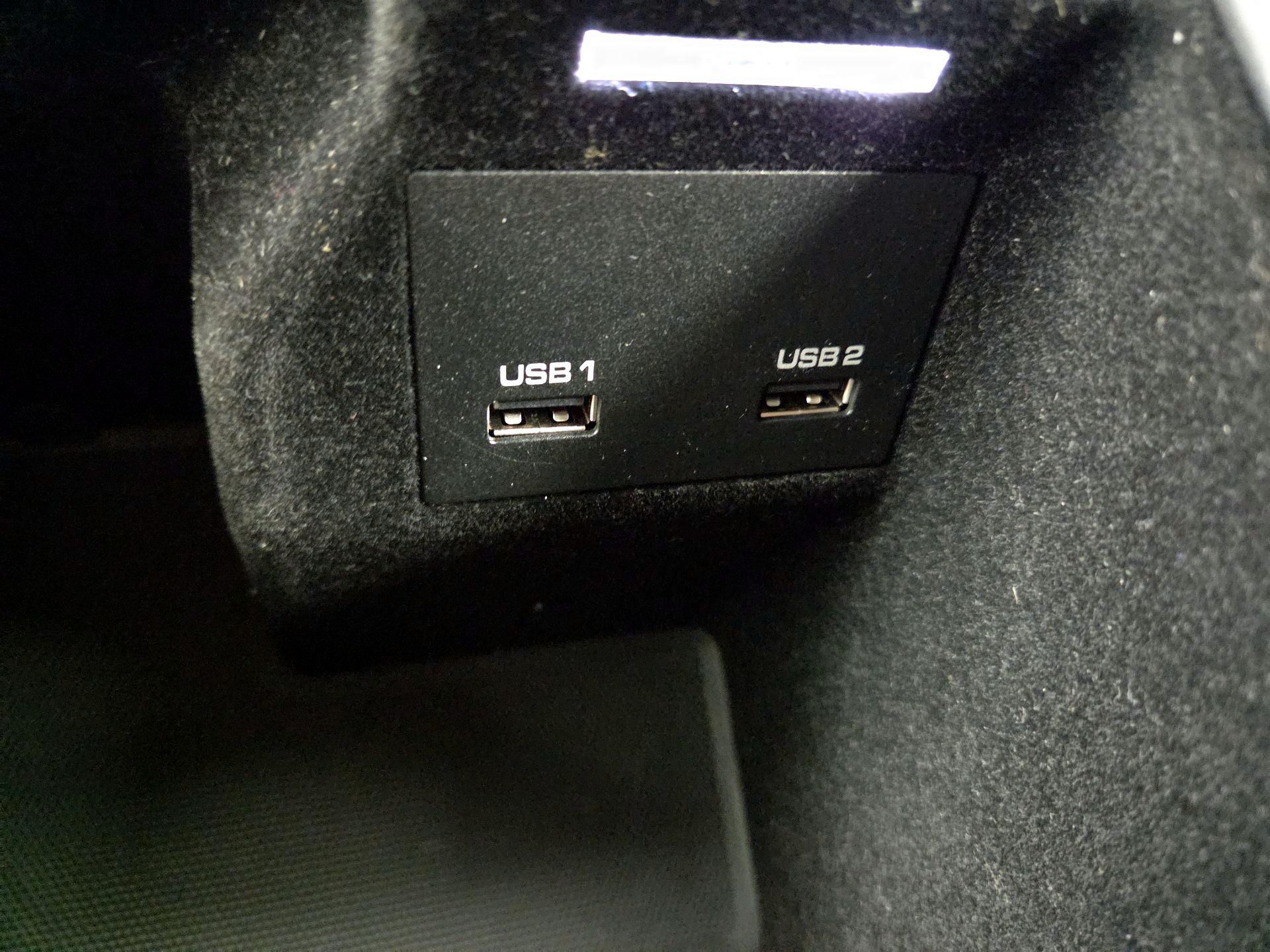 Thumbnail: 2019 Porsche Cayenne - 19