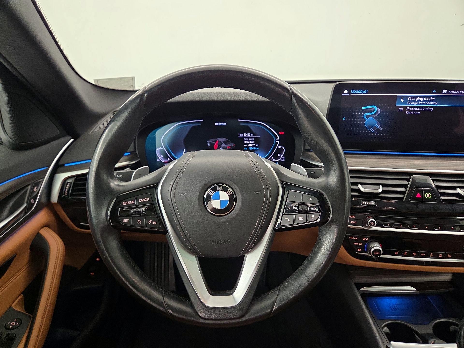 Thumbnail: 2021 BMW 5 Series - 10