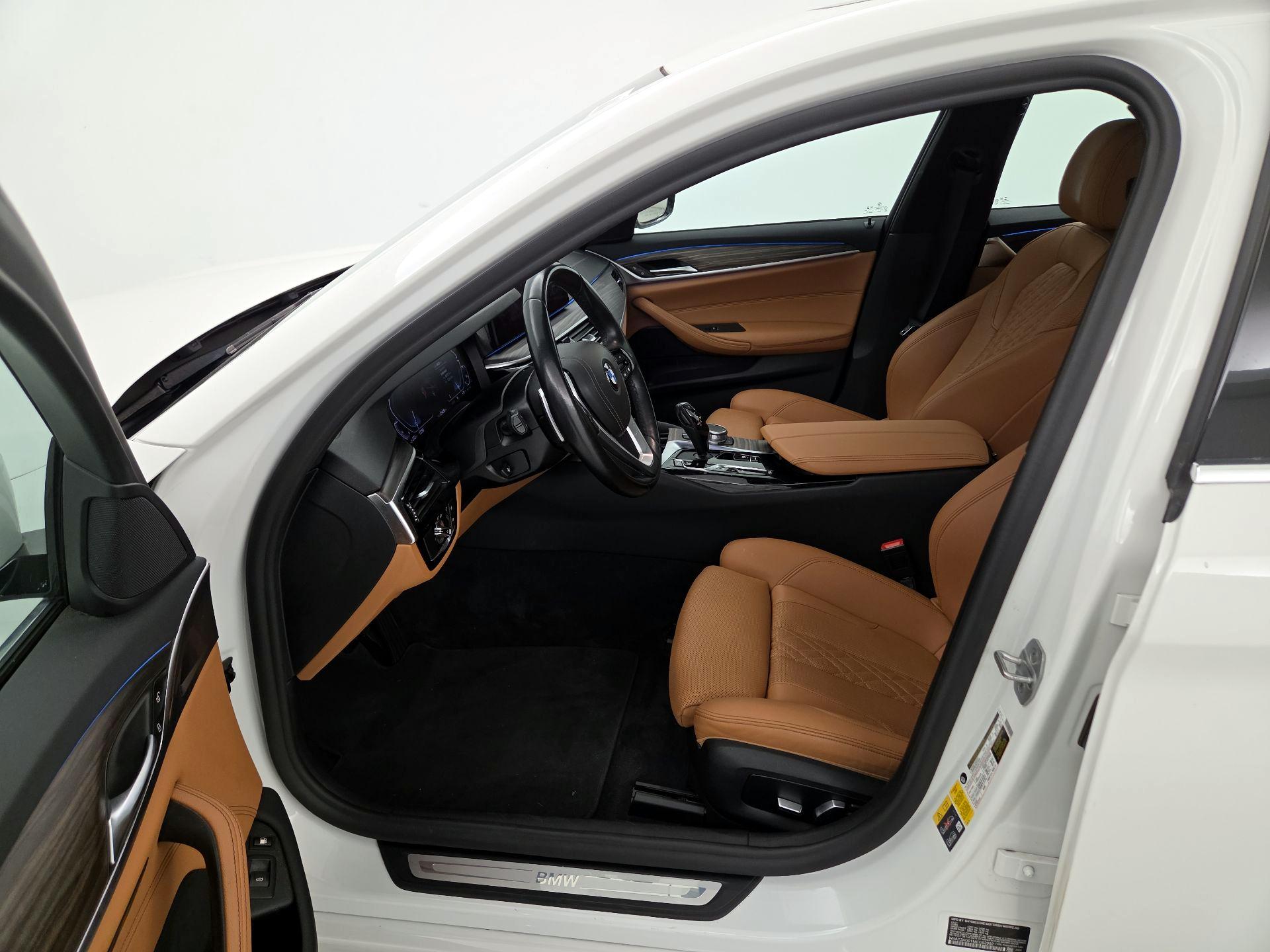 Thumbnail: 2021 BMW 5 Series - 11