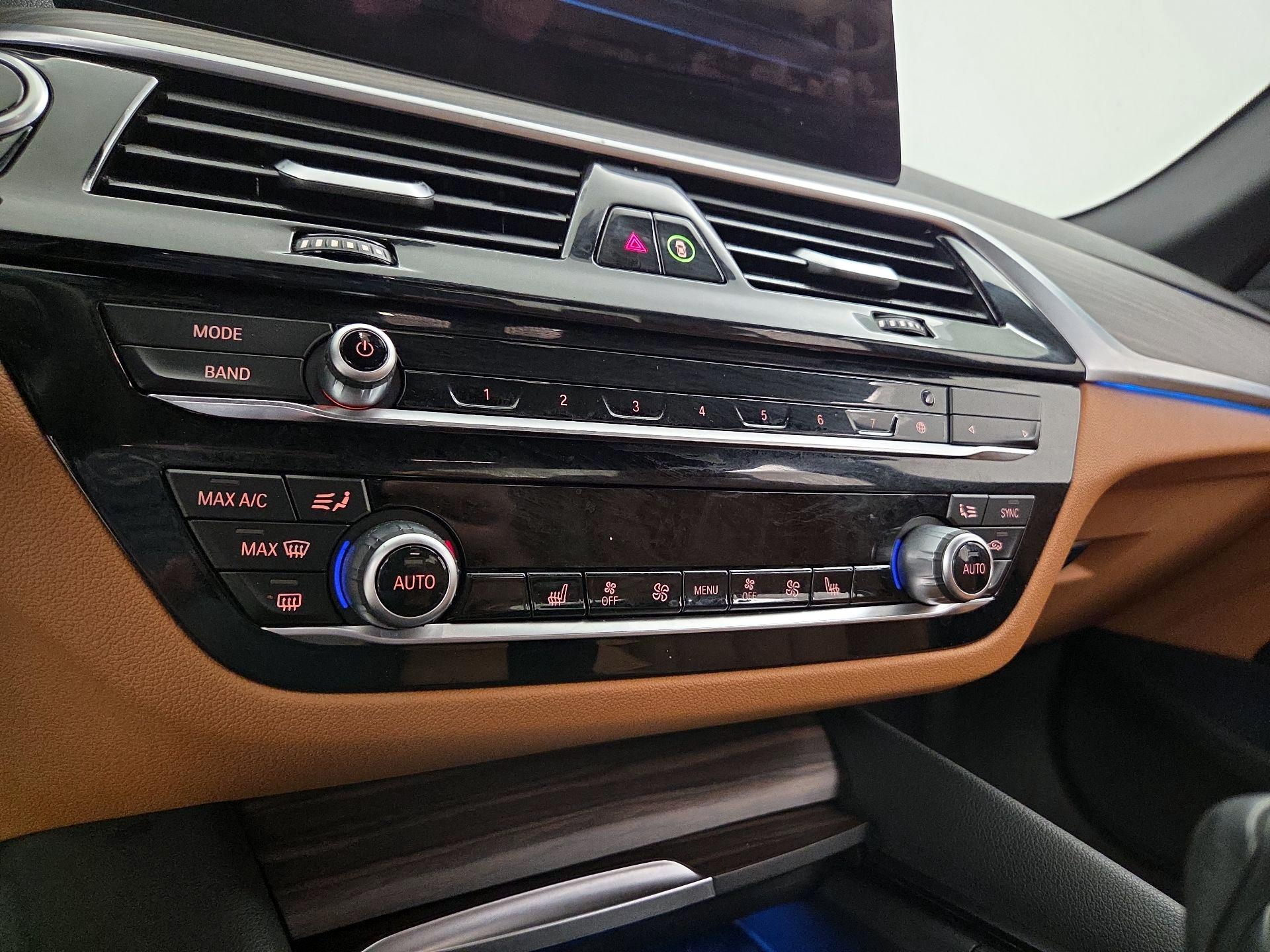 Thumbnail: 2021 BMW 5 Series - 17