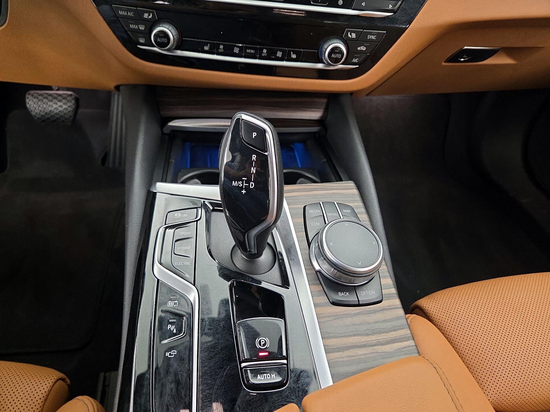 Thumbnail: 2021 BMW 5 Series - 18