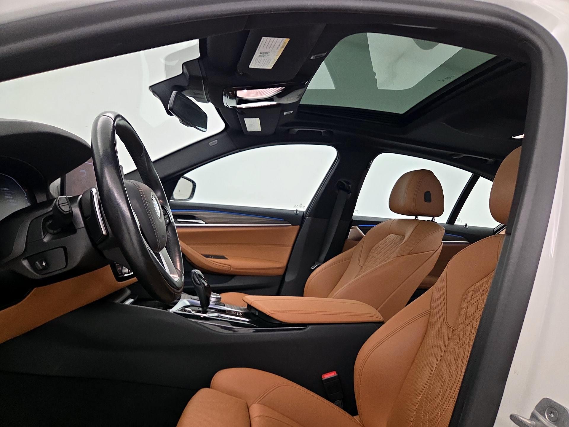 Thumbnail: 2021 BMW 5 Series - 20