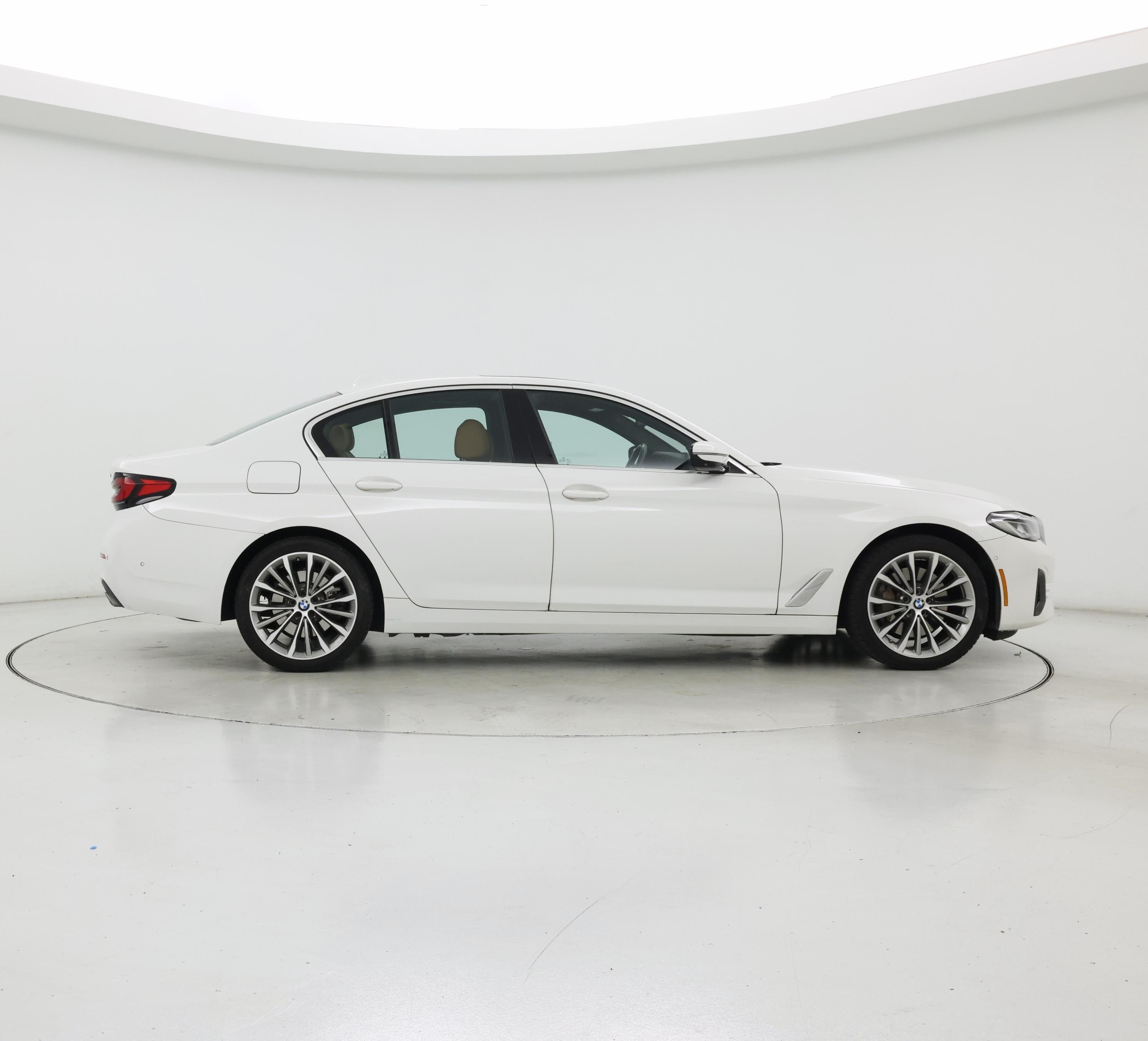 Thumbnail: 2021 BMW 5 Series - 7