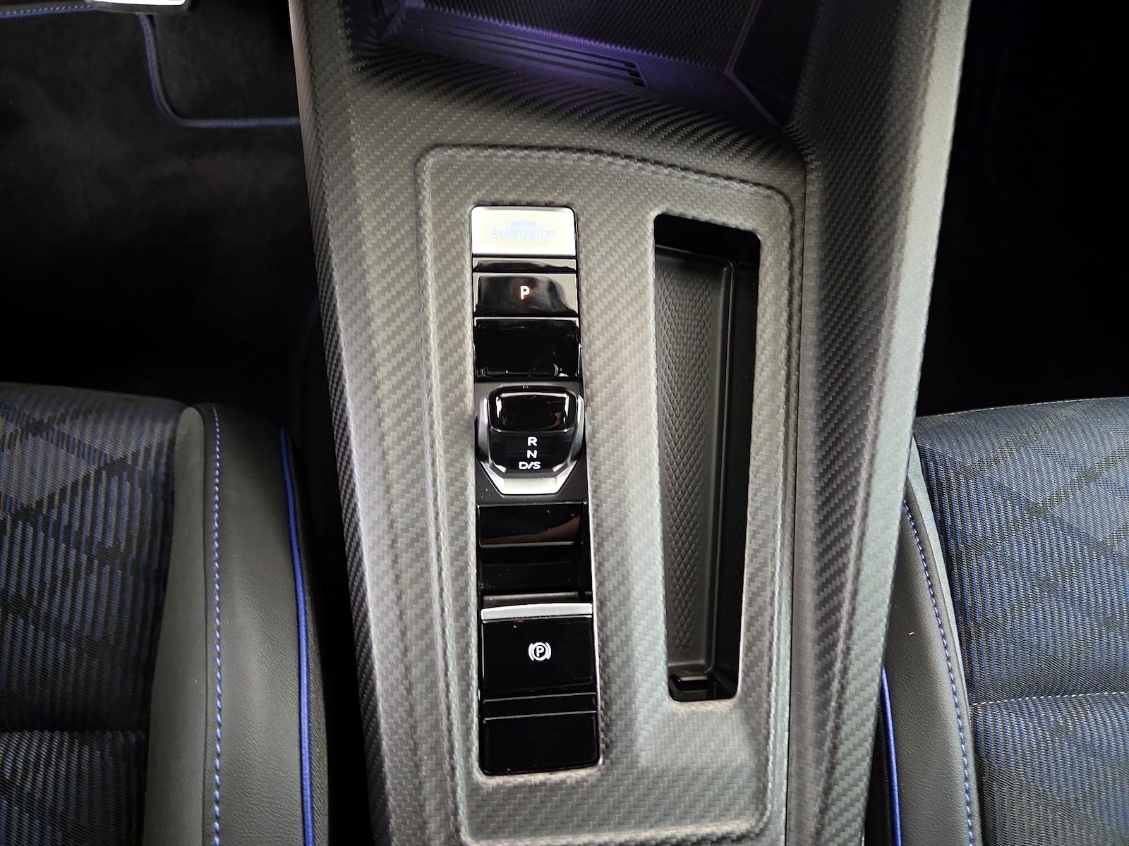 2025 Volkswagen Golf R R - Photo 19