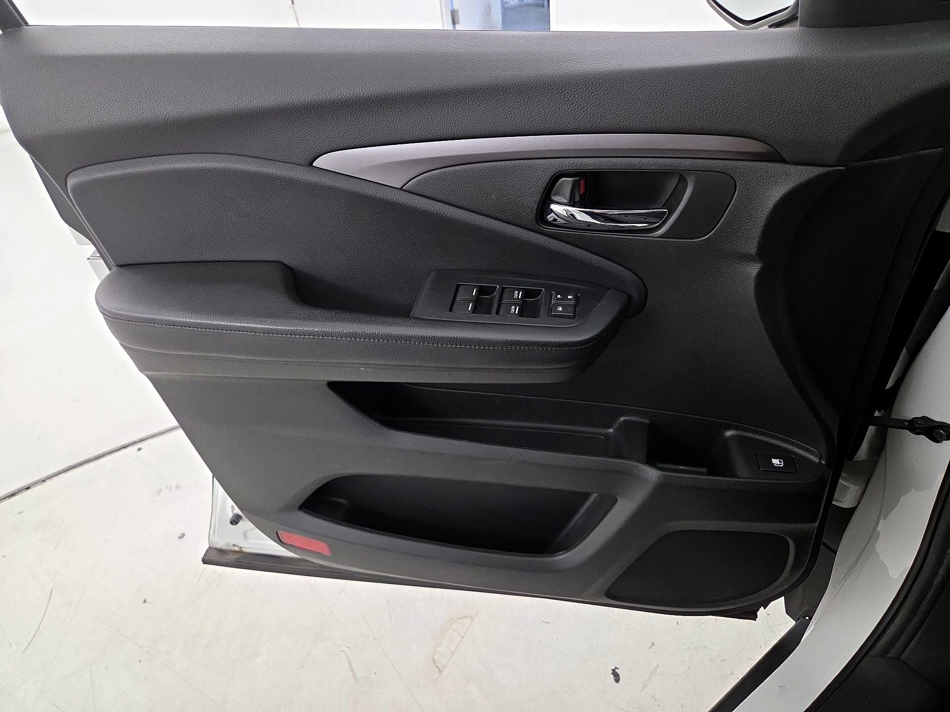 Thumbnail: 2021 Honda Pilot - 12