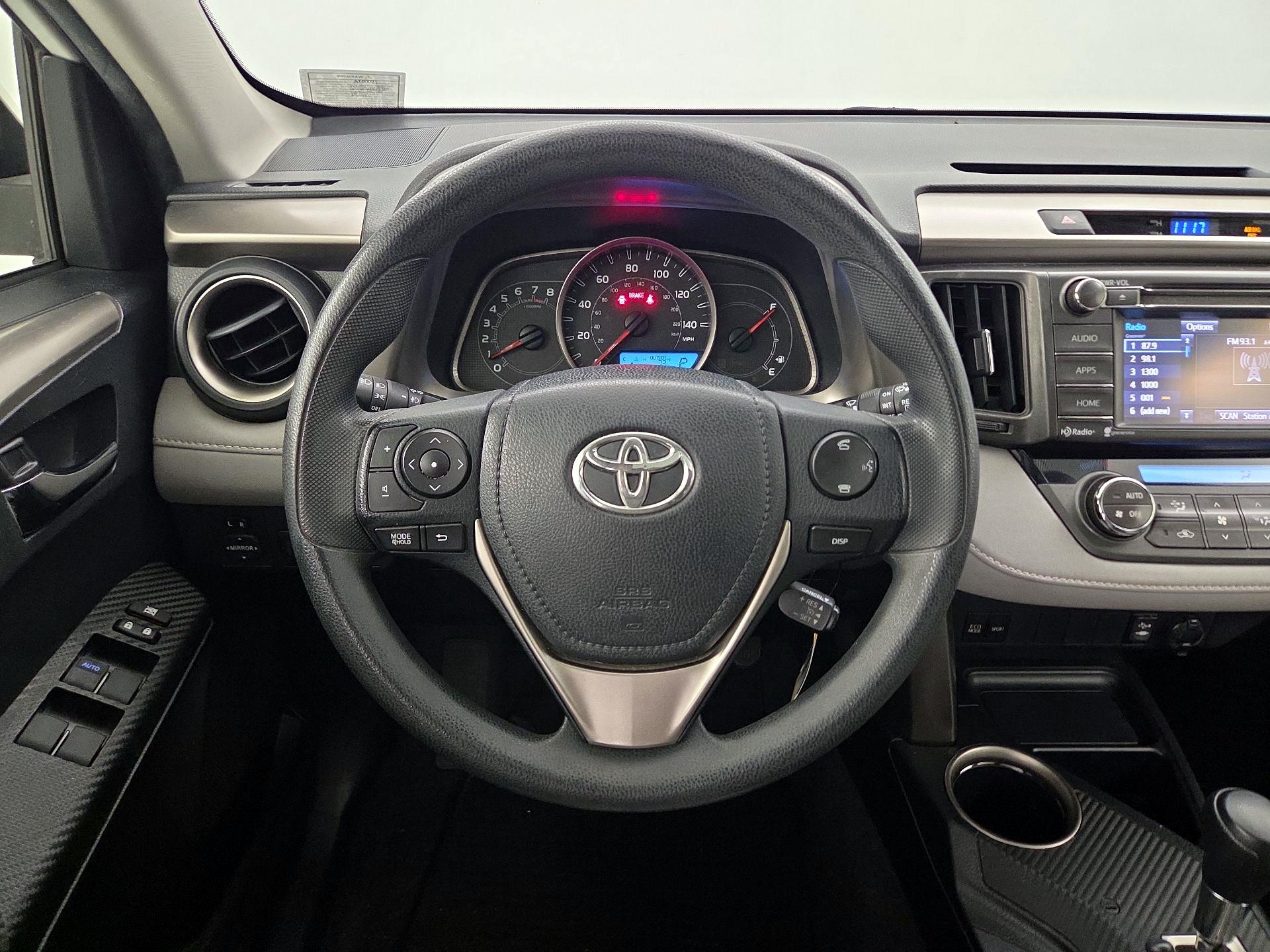 Thumbnail: 2015 Toyota RAV4 - 10