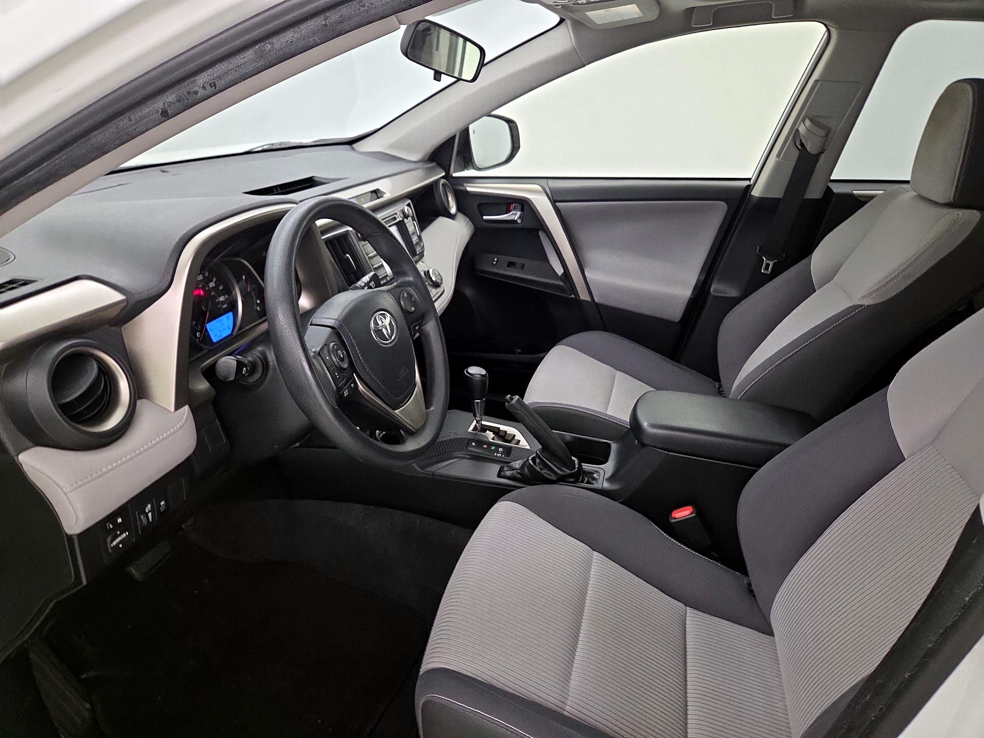Thumbnail: 2015 Toyota RAV4 - 11