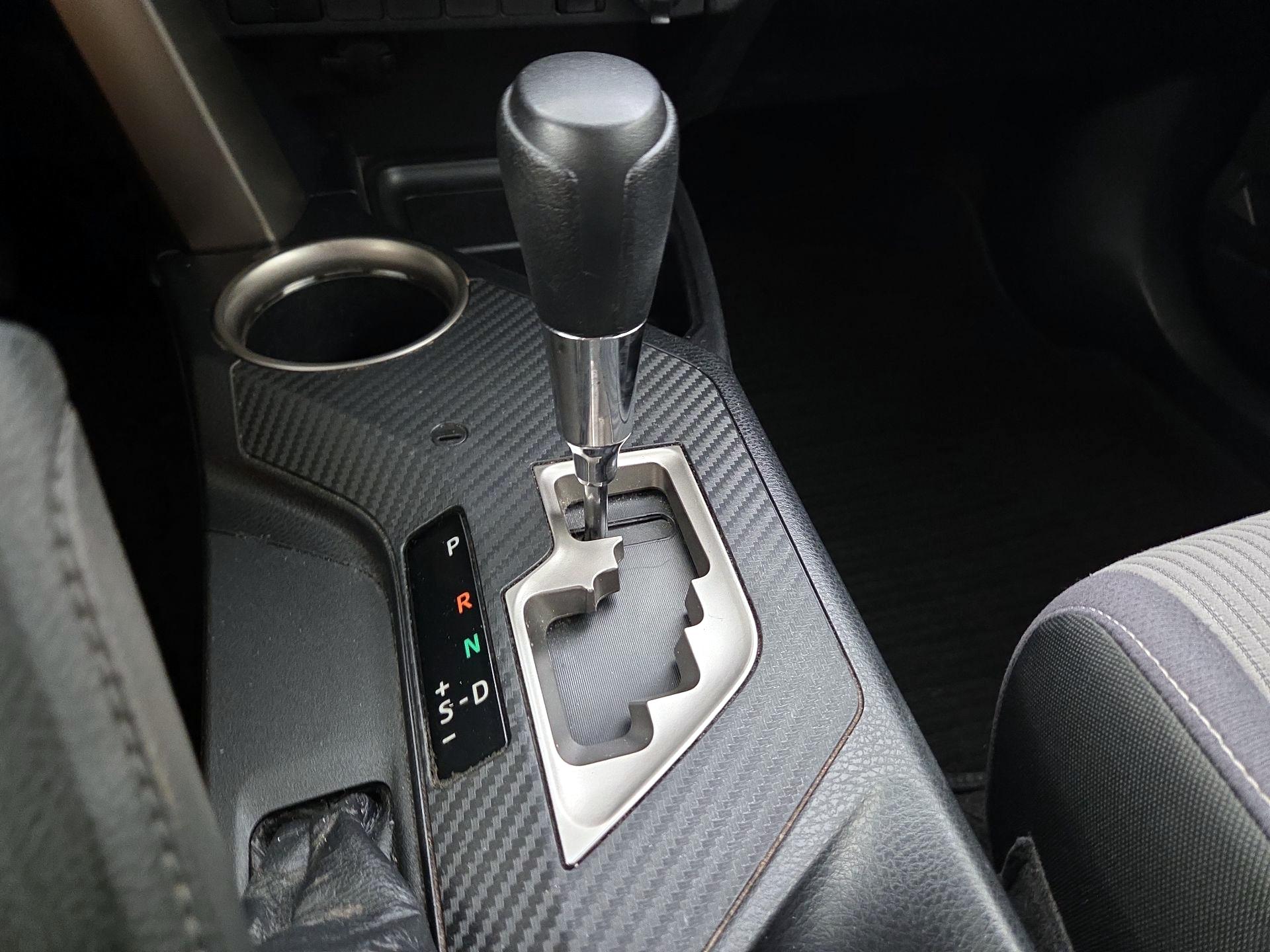 Thumbnail: 2015 Toyota RAV4 - 17