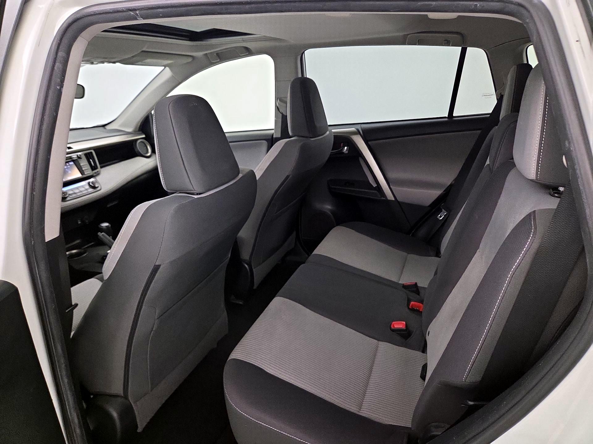 Thumbnail: 2015 Toyota RAV4 - 20
