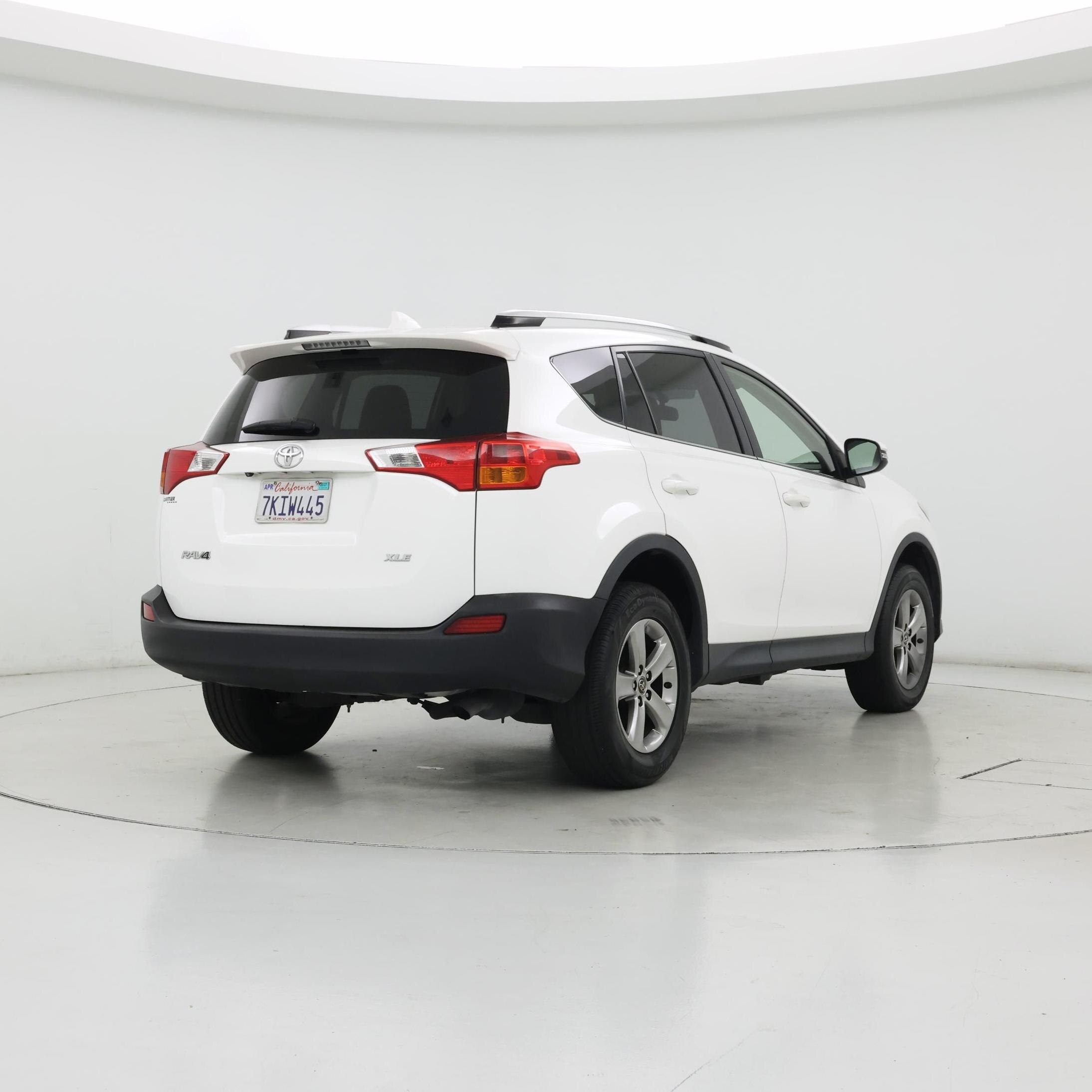 Thumbnail: 2015 Toyota RAV4 - 8