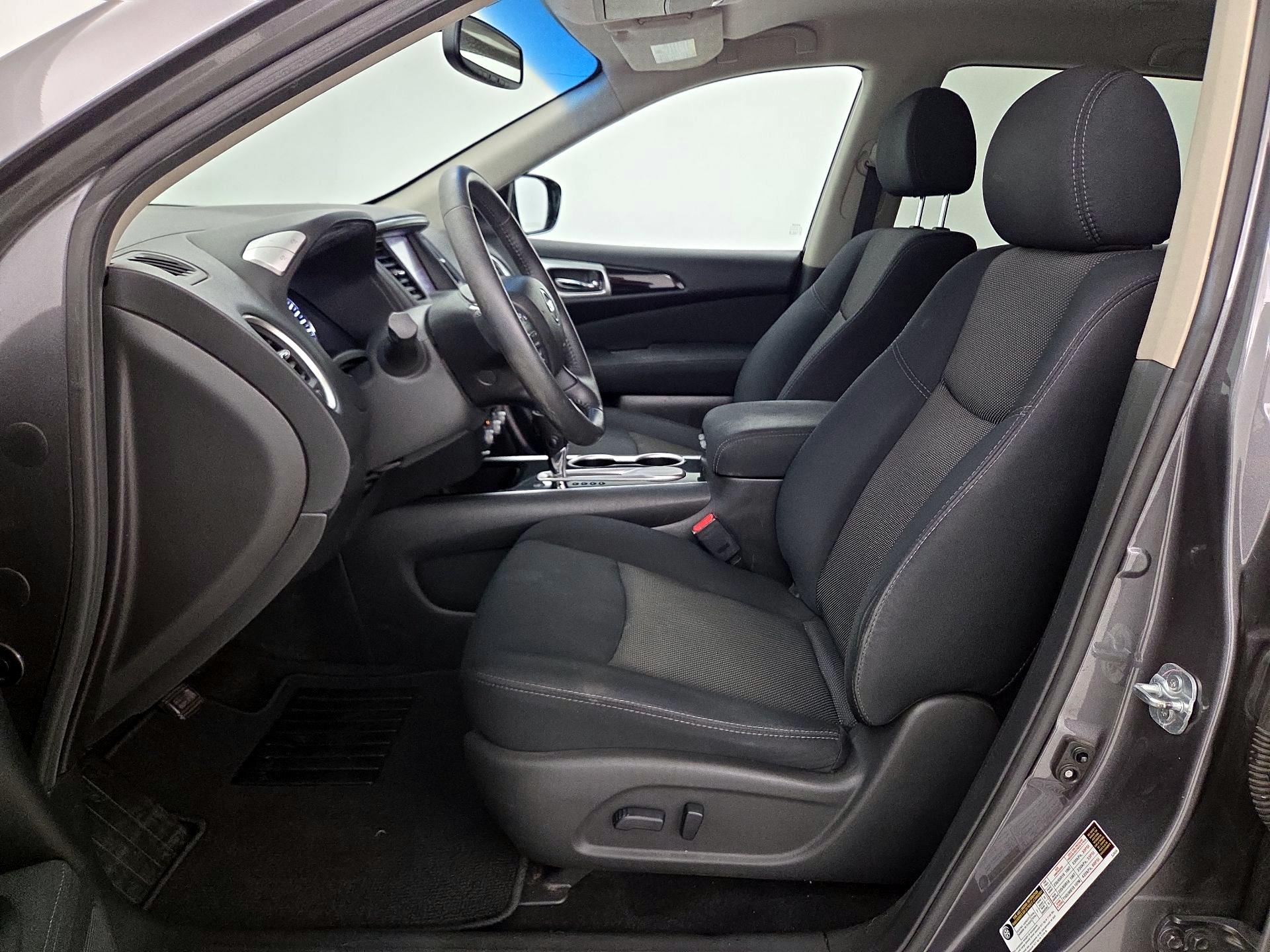 Thumbnail: 2017 Nissan Pathfinder - 11