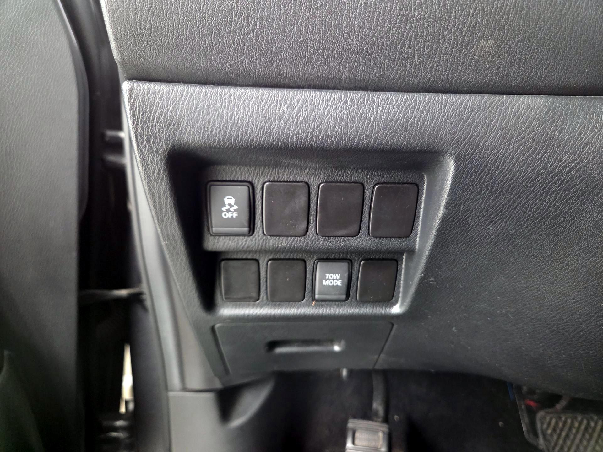 Thumbnail: 2017 Nissan Pathfinder - 13