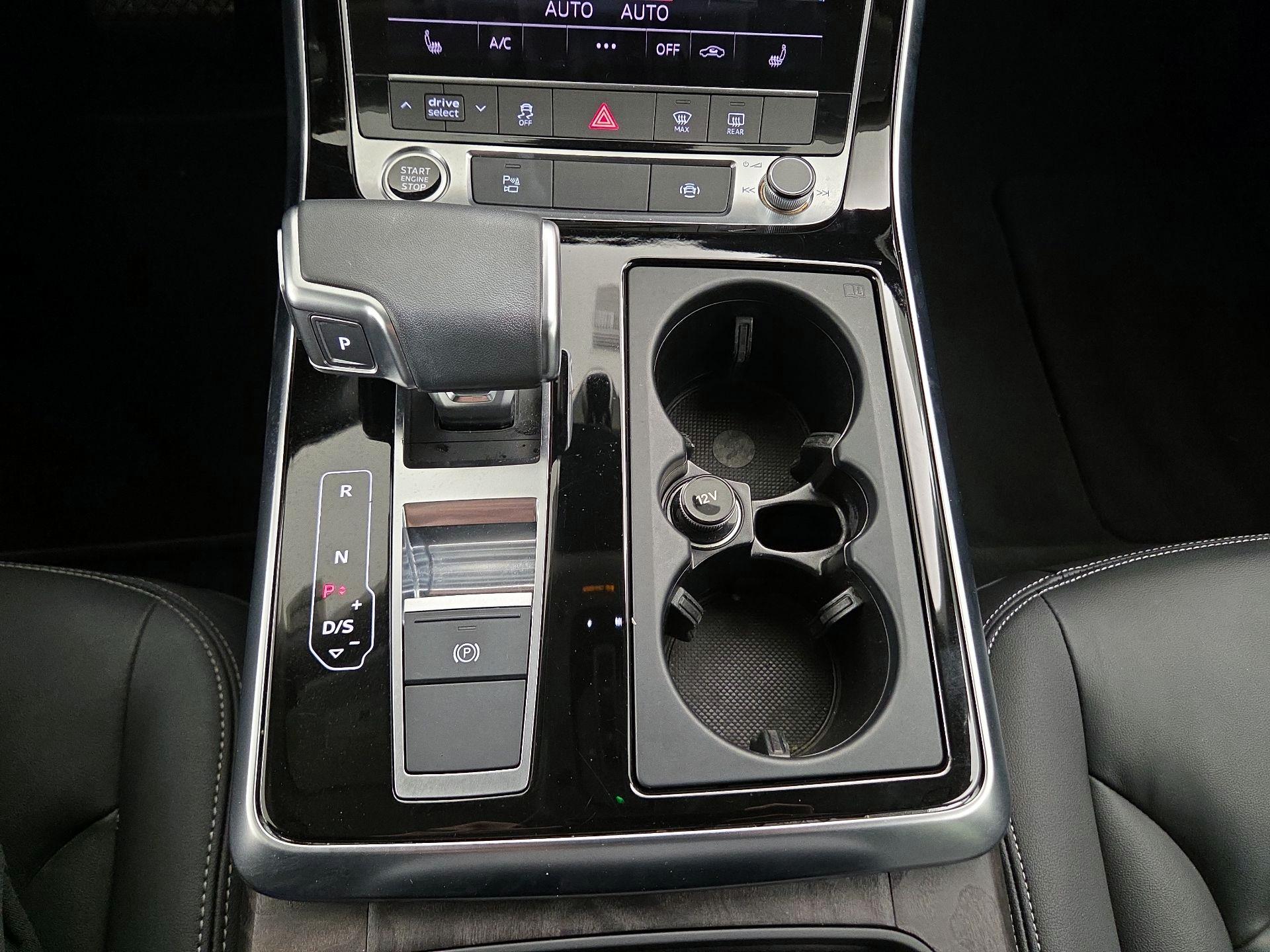 Thumbnail: 2022 Audi Q8 - 18
