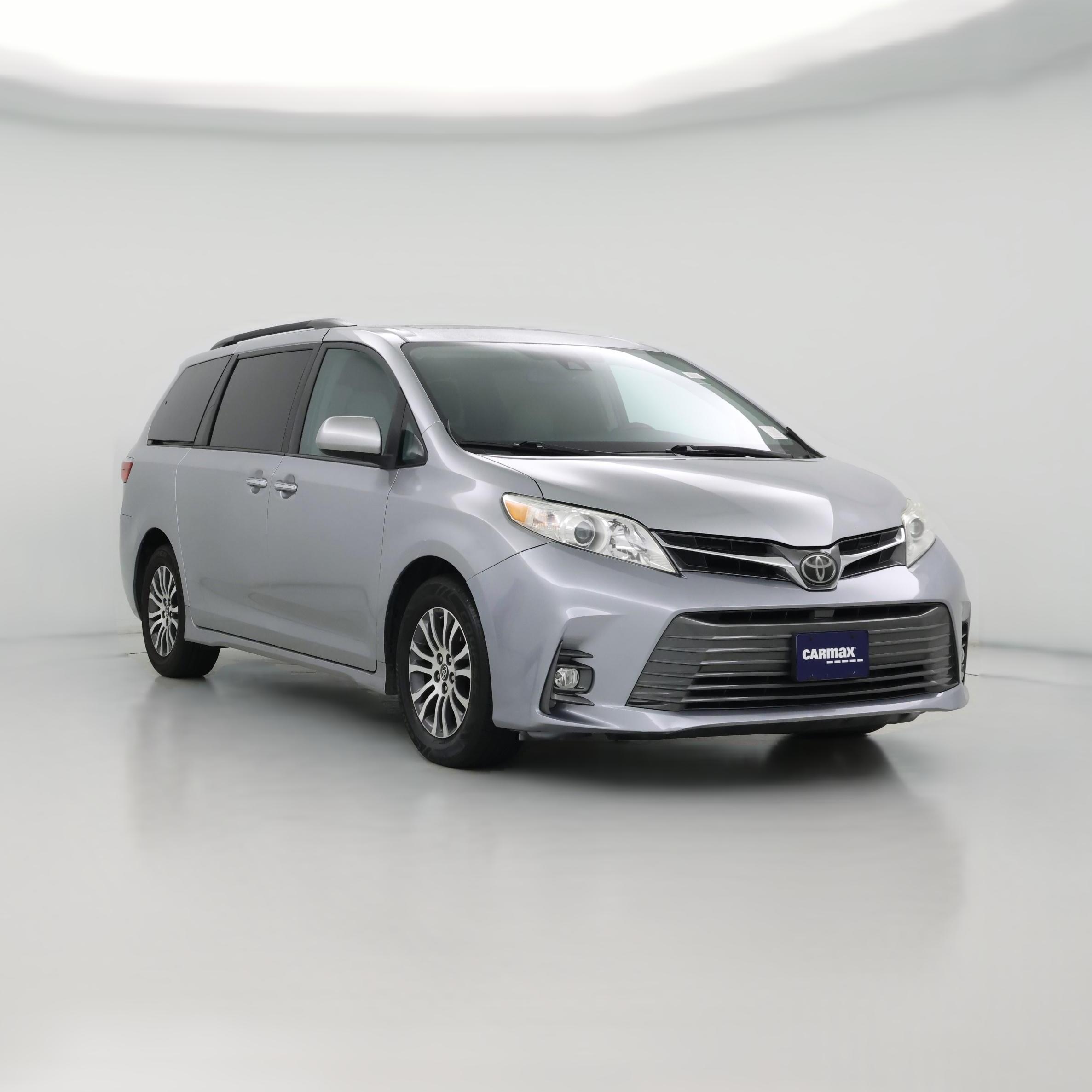 Thumbnail: 2018 Toyota Sienna - 1