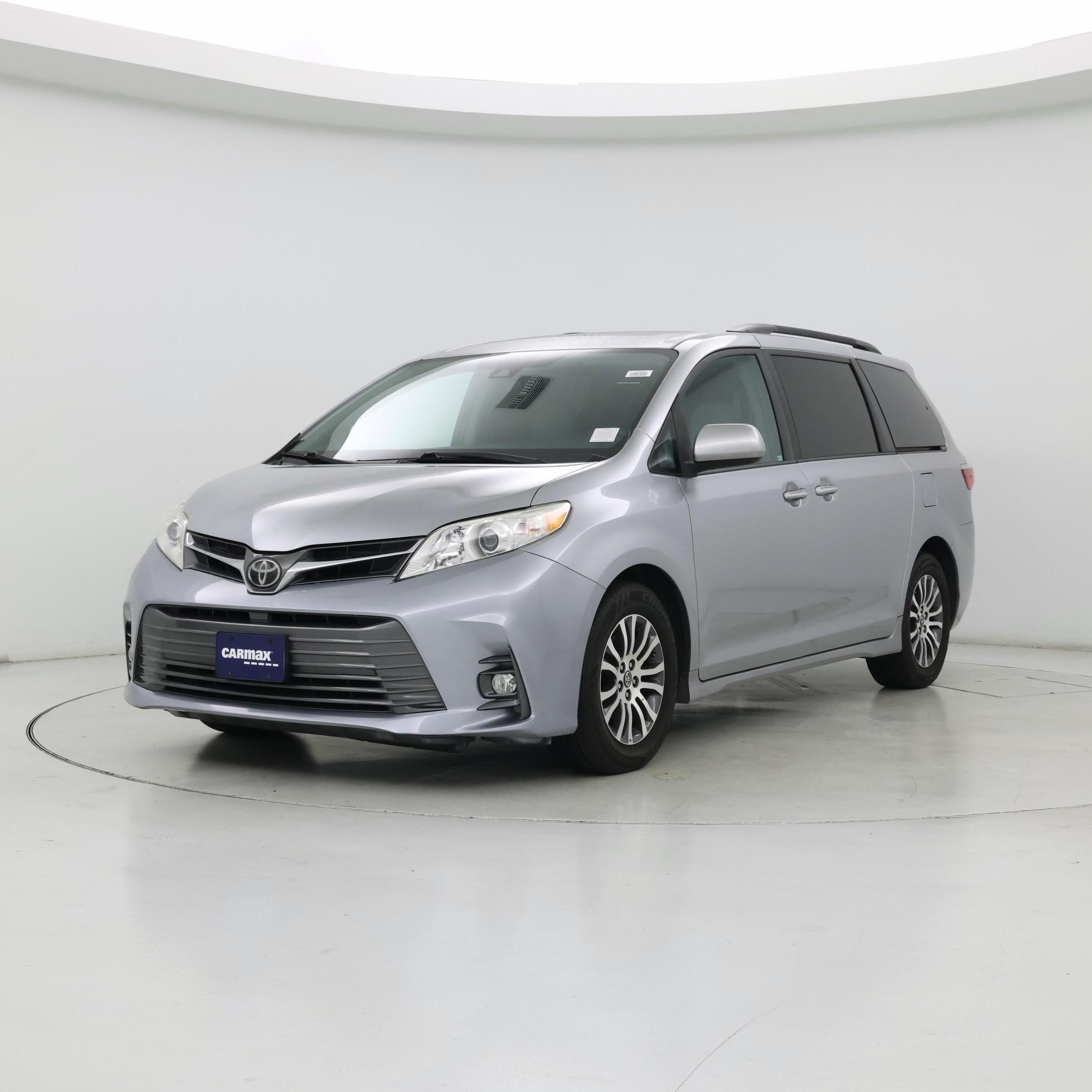 Thumbnail: 2018 Toyota Sienna - 4
