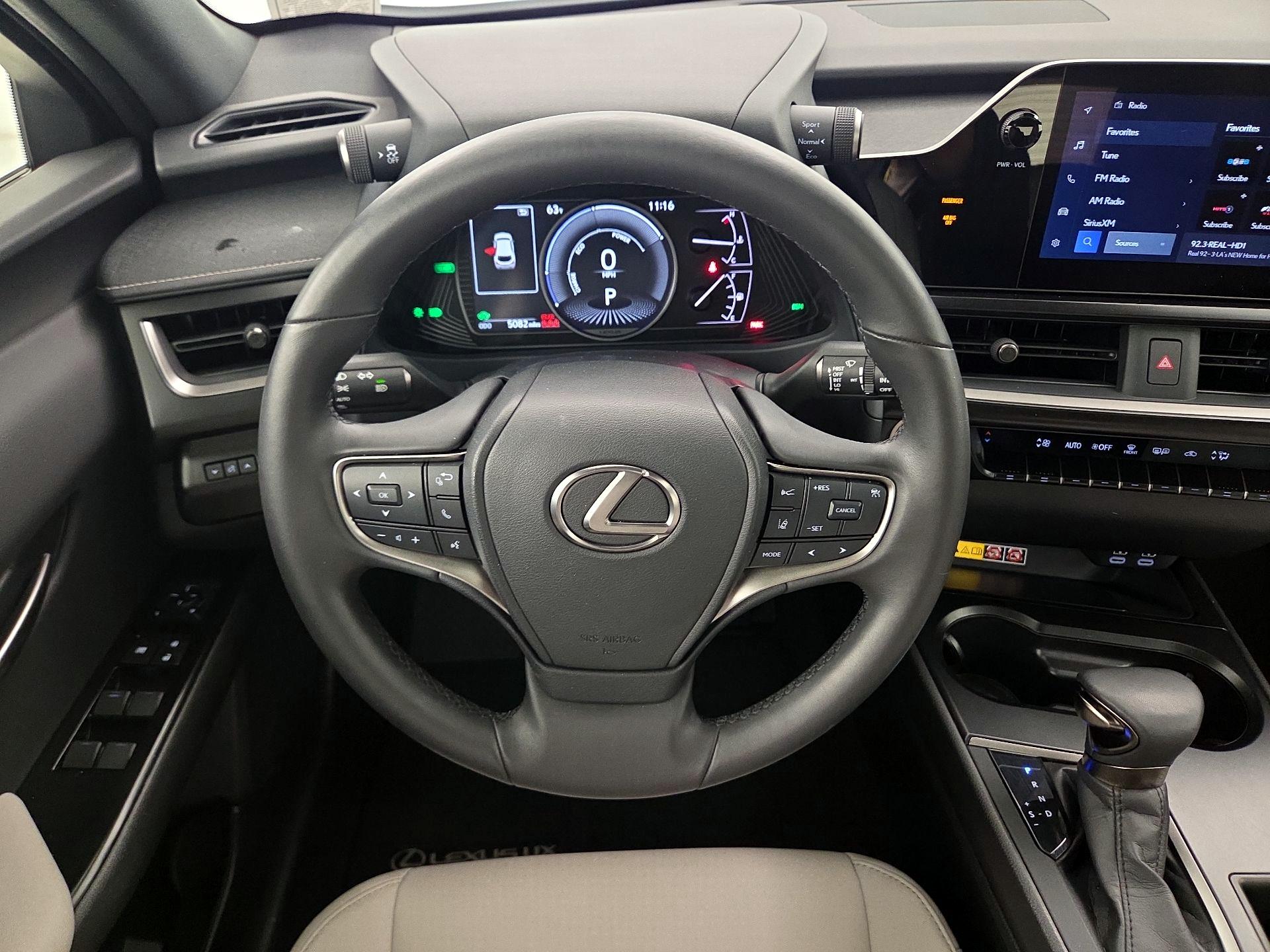 Thumbnail: 2024 Lexus UX - 10