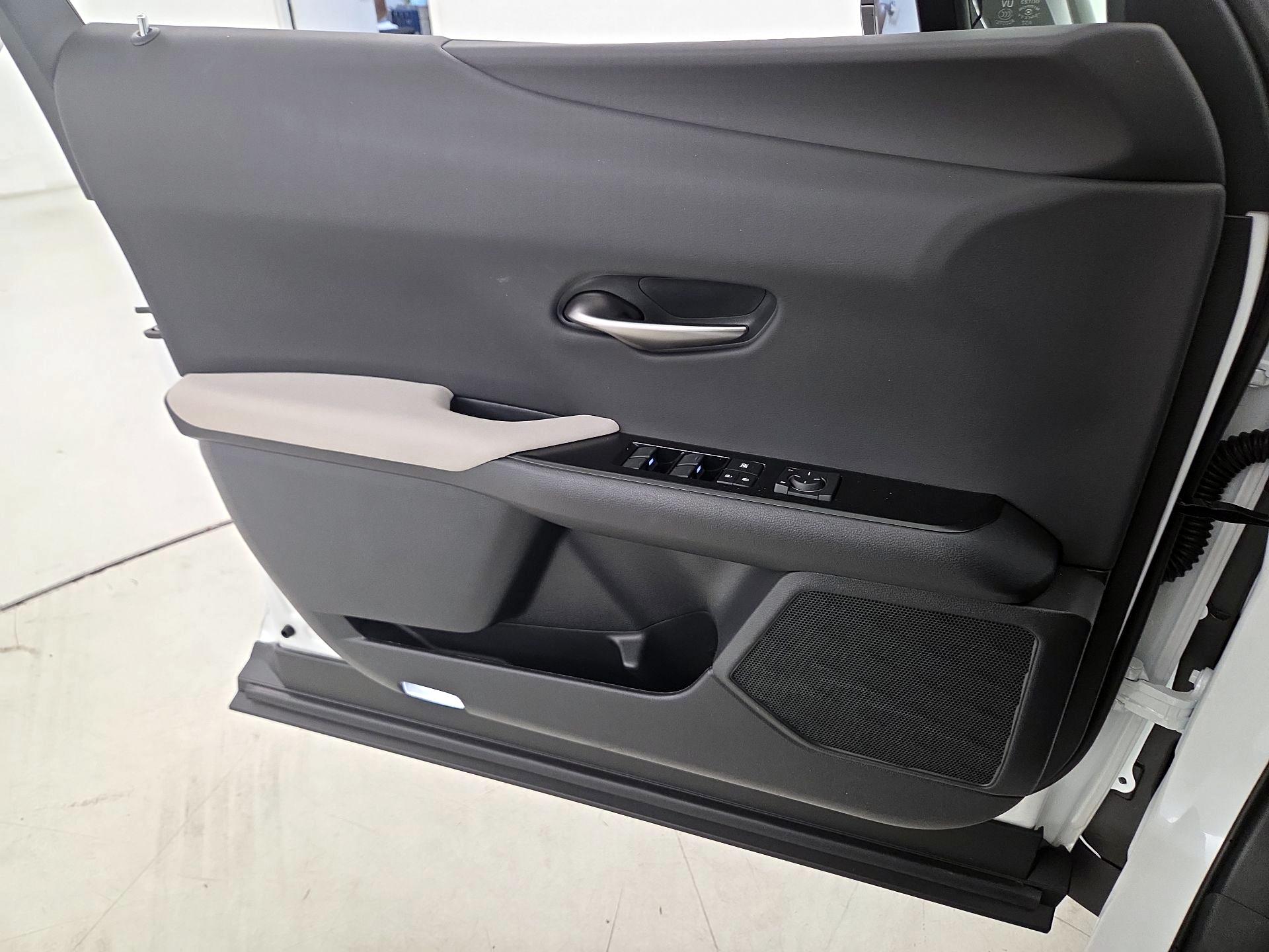 Thumbnail: 2024 Lexus UX - 12