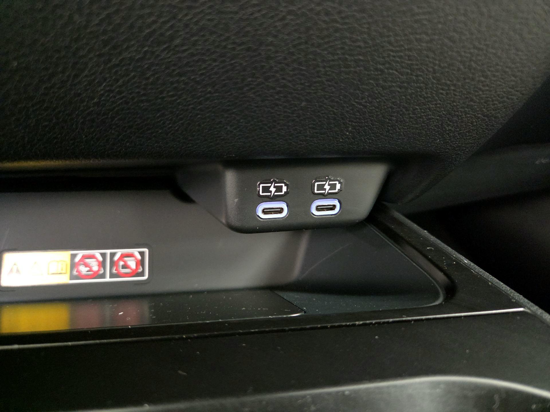 Thumbnail: 2024 Lexus UX - 18