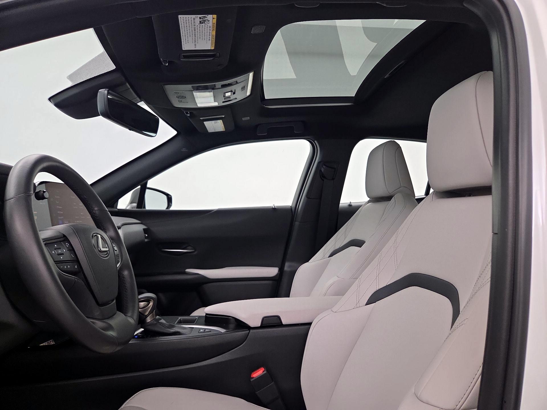 Thumbnail: 2024 Lexus UX - 19