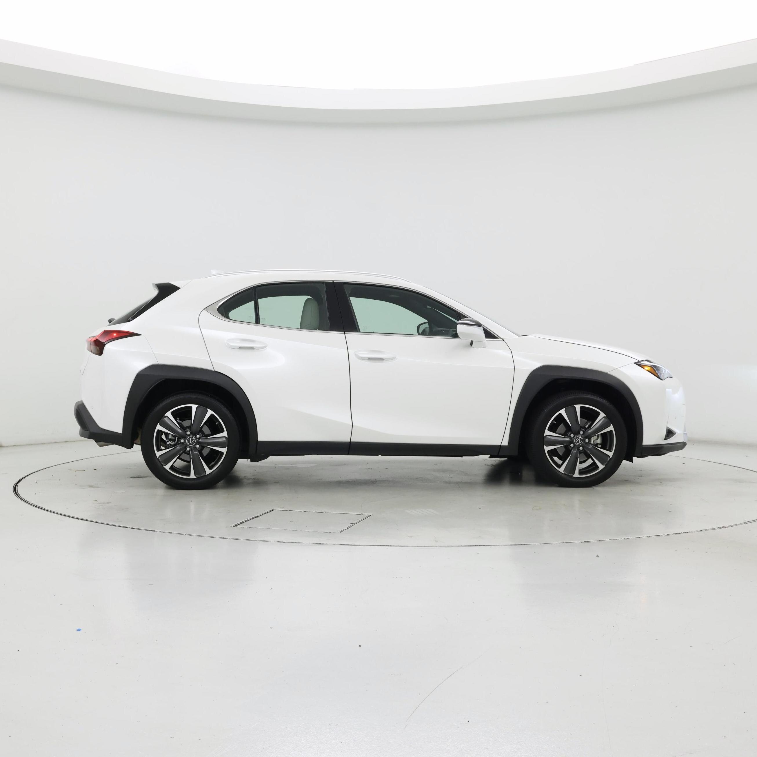 Thumbnail: 2024 Lexus UX - 7