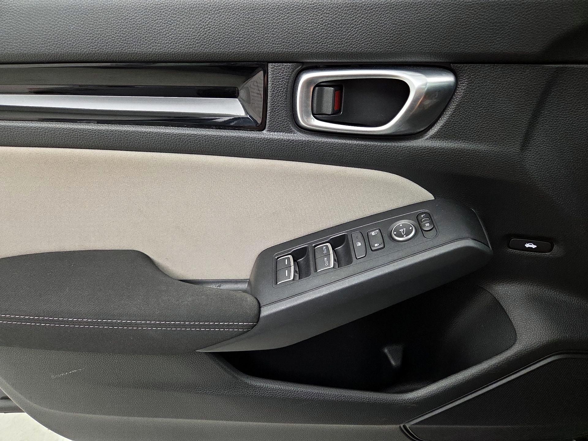 Thumbnail: 2024 Honda Civic - 12