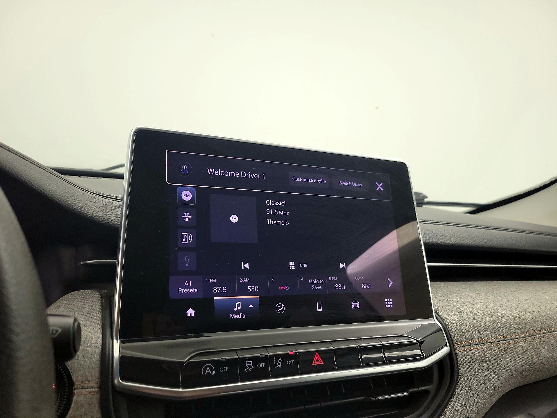 Thumbnail: 2022 Jeep Compass - 15