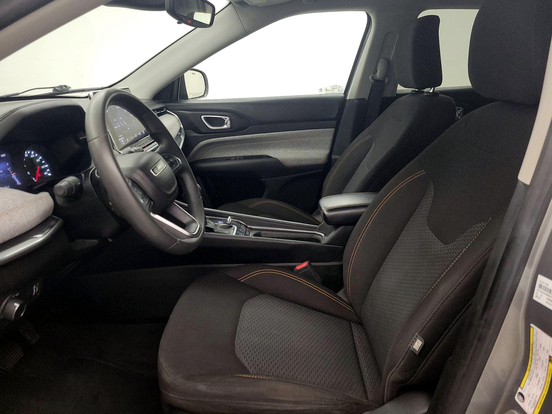 Thumbnail: 2022 Jeep Compass - 11