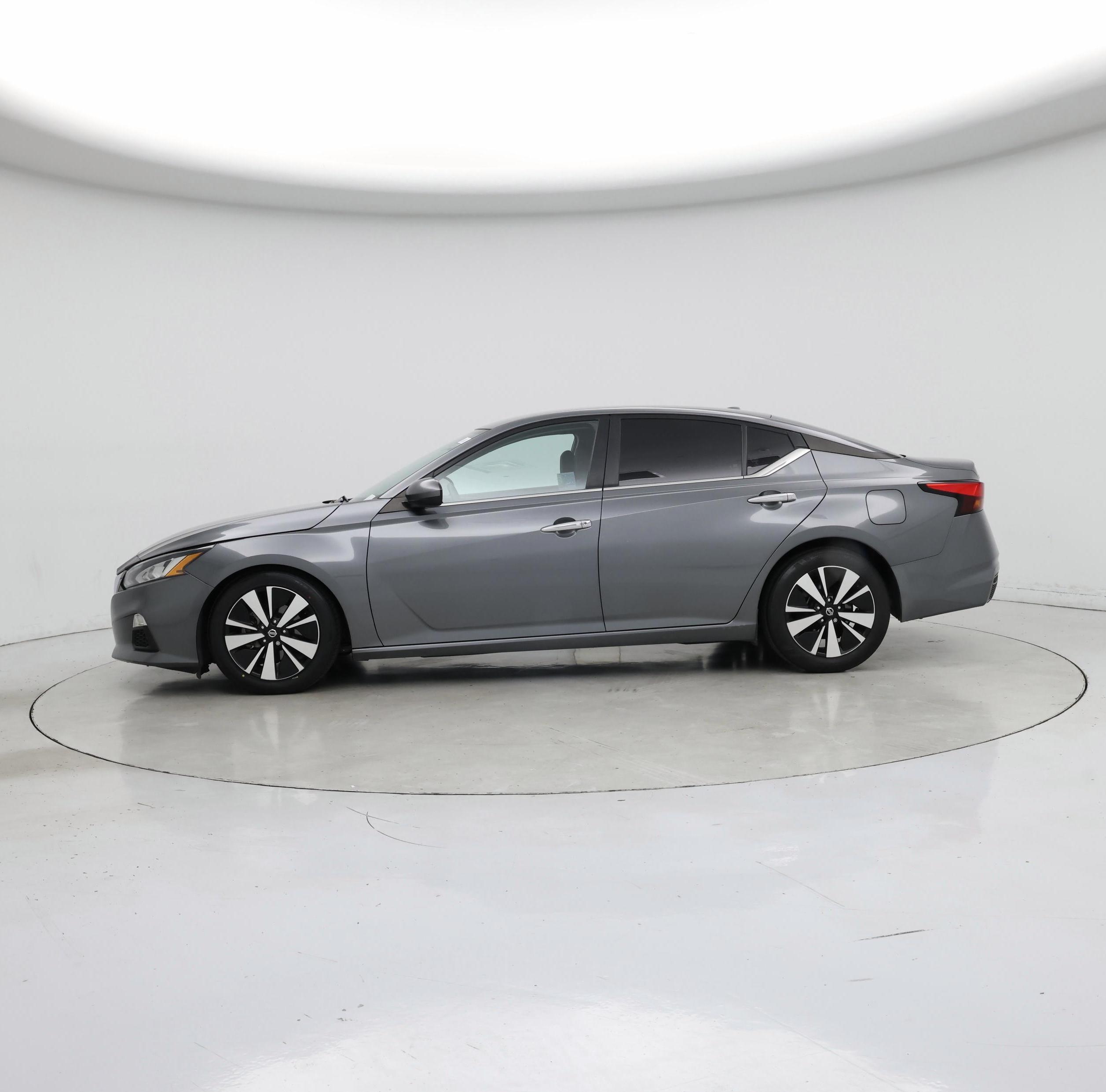 Thumbnail: 2021 Nissan Altima - 3