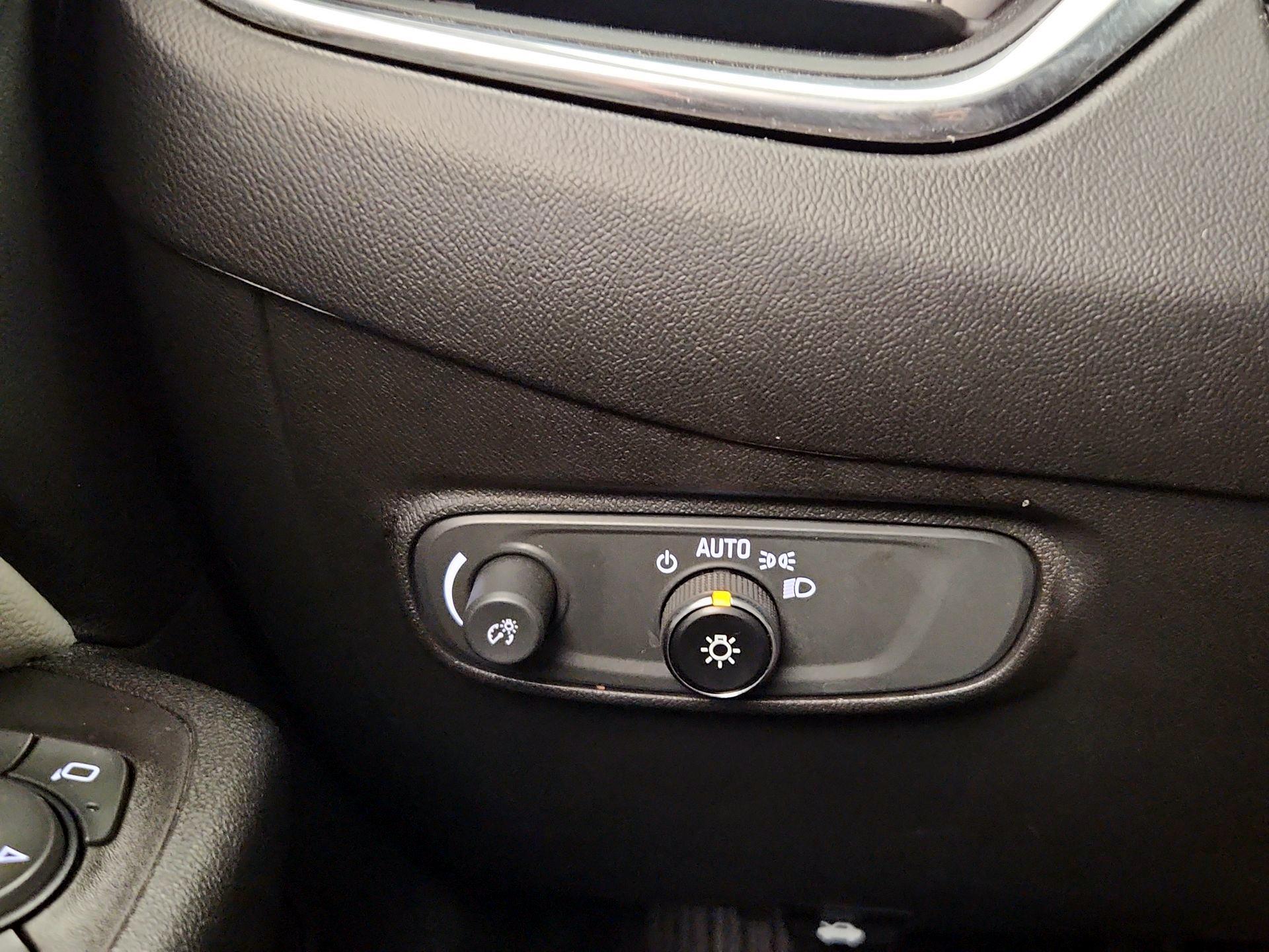 Thumbnail: 2022 Chevrolet Equinox - 13