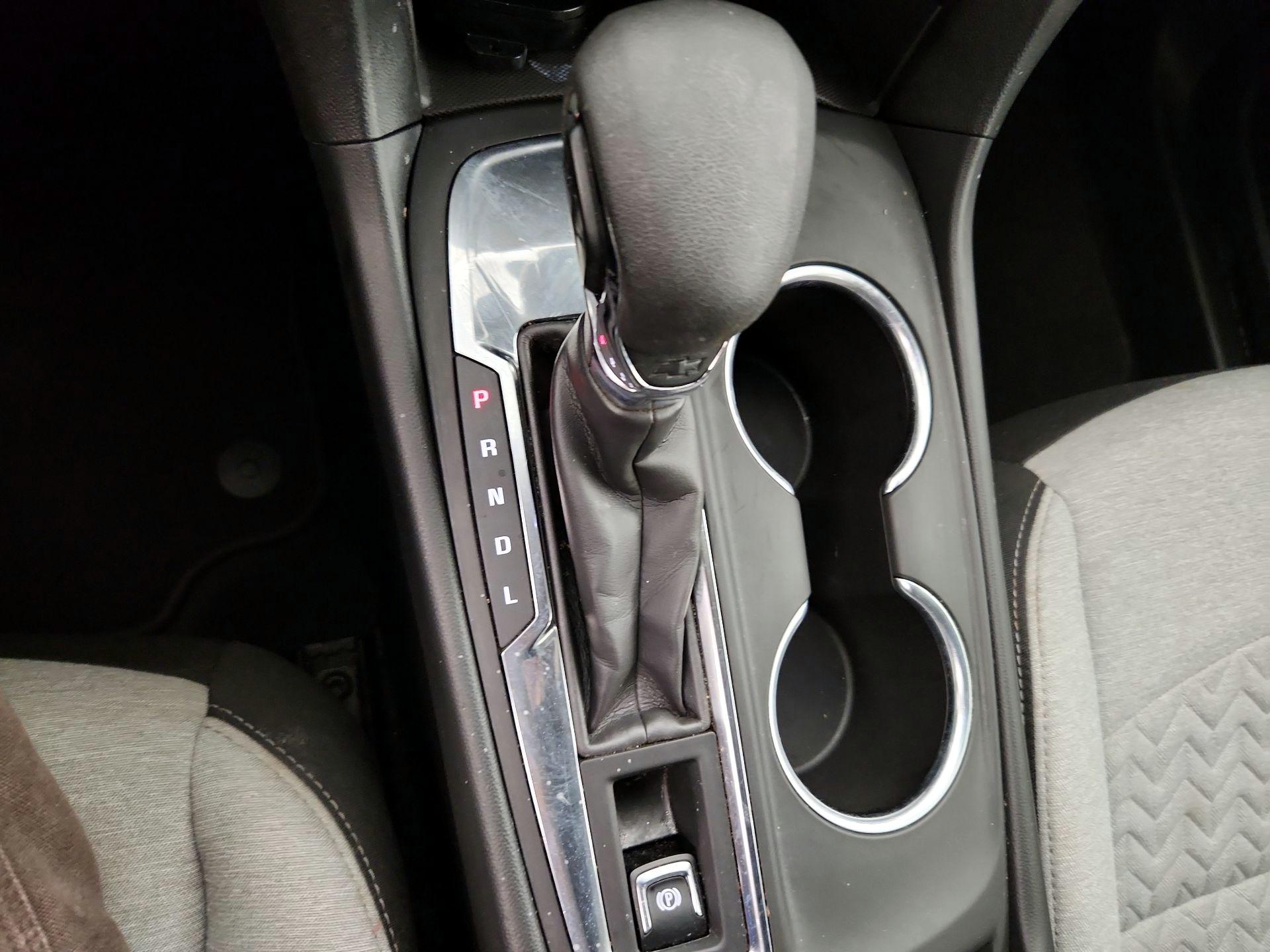 Thumbnail: 2022 Chevrolet Equinox - 17