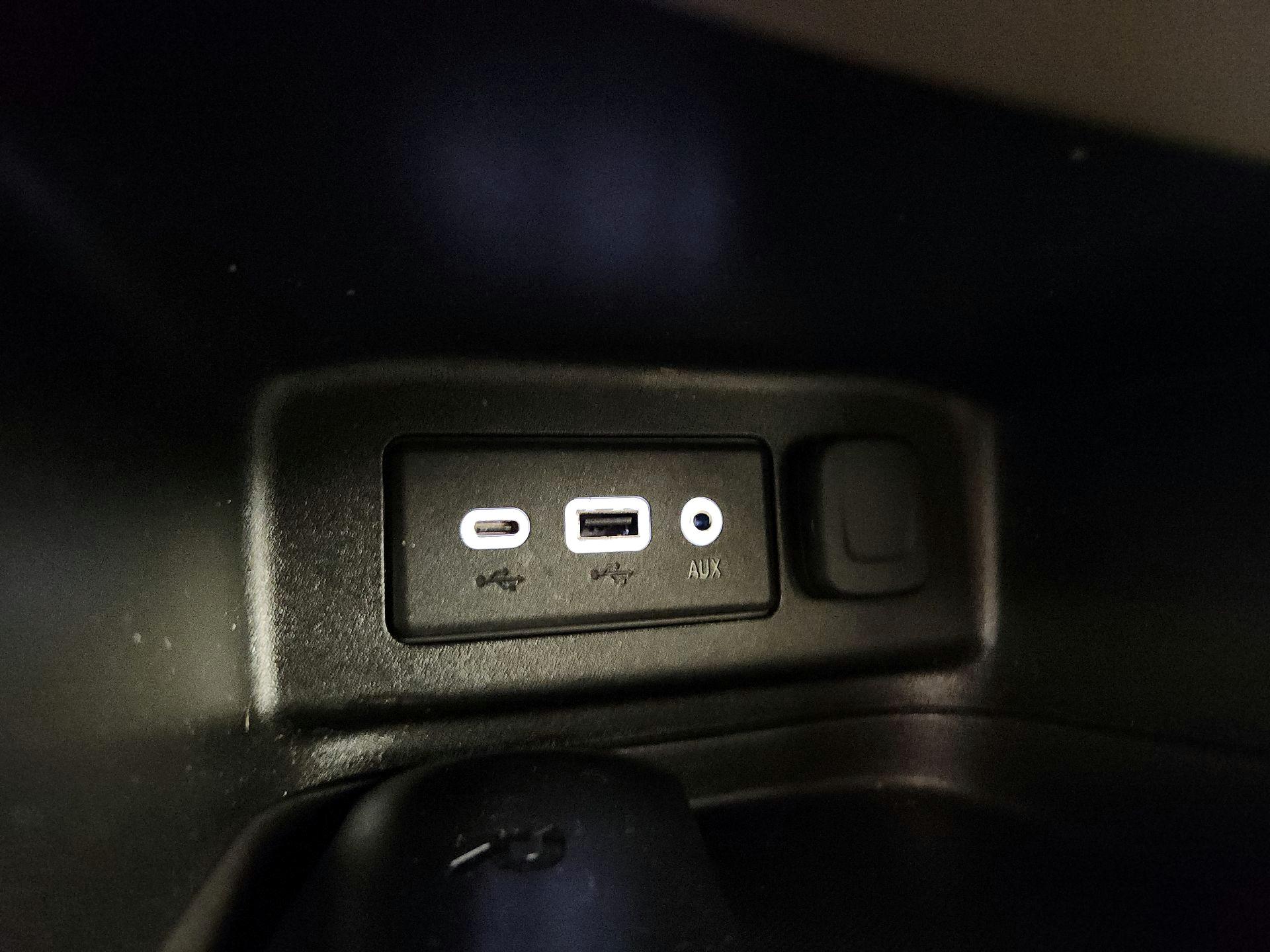 Thumbnail: 2022 Chevrolet Equinox - 18