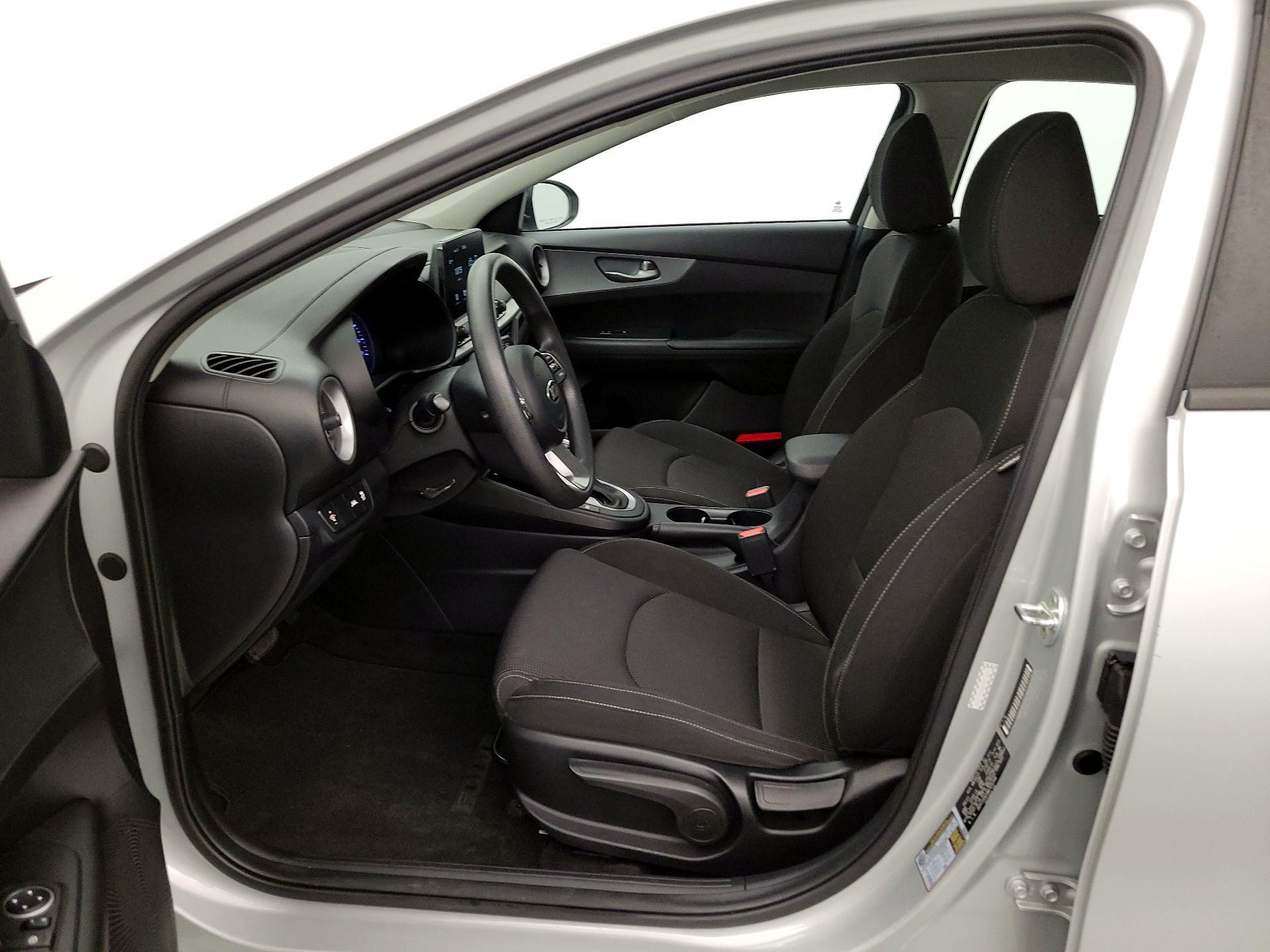 Thumbnail: 2021 Kia Forte - 11