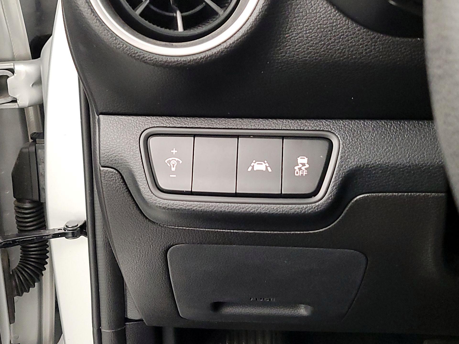 Thumbnail: 2021 Kia Forte - 13