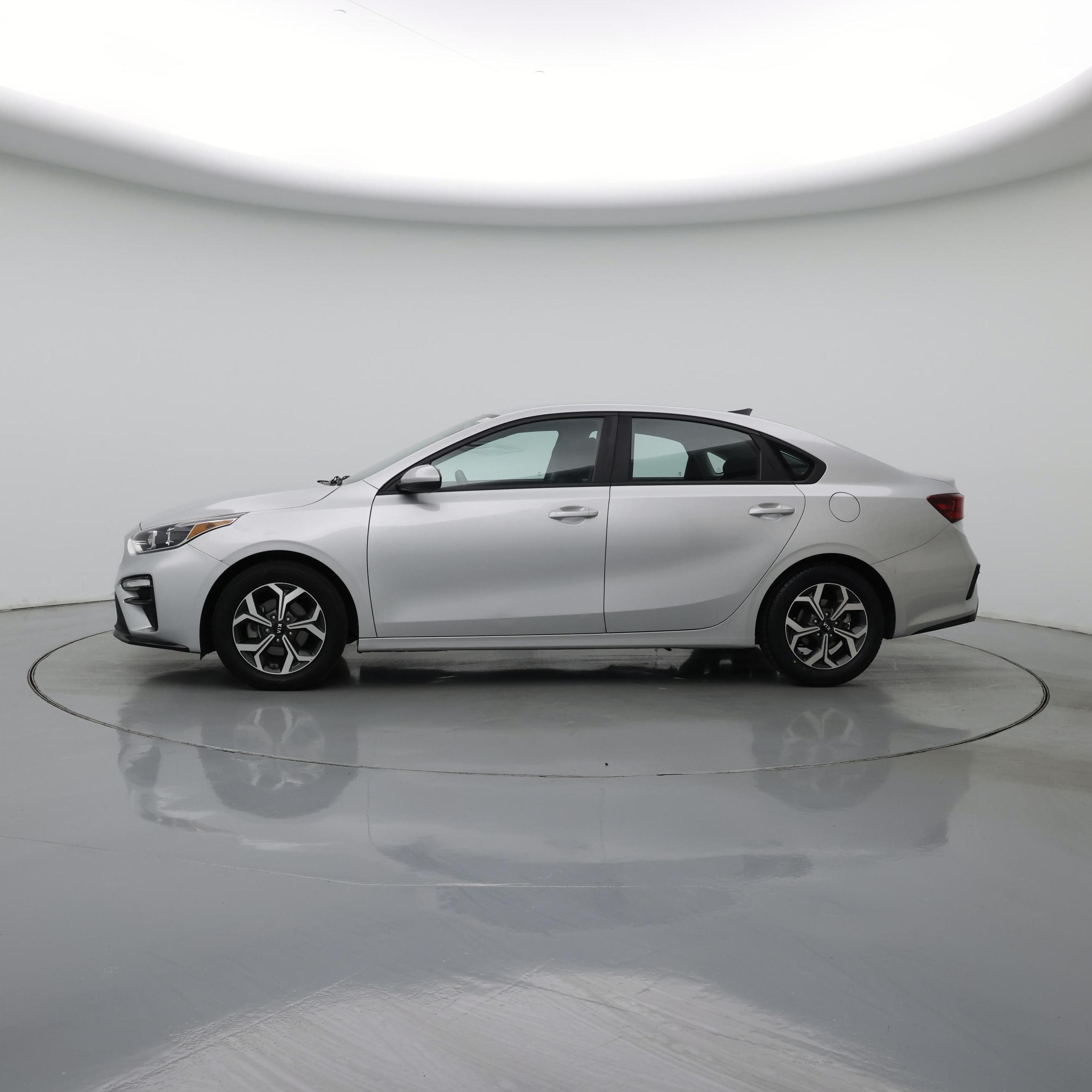 Thumbnail: 2021 Kia Forte - 3